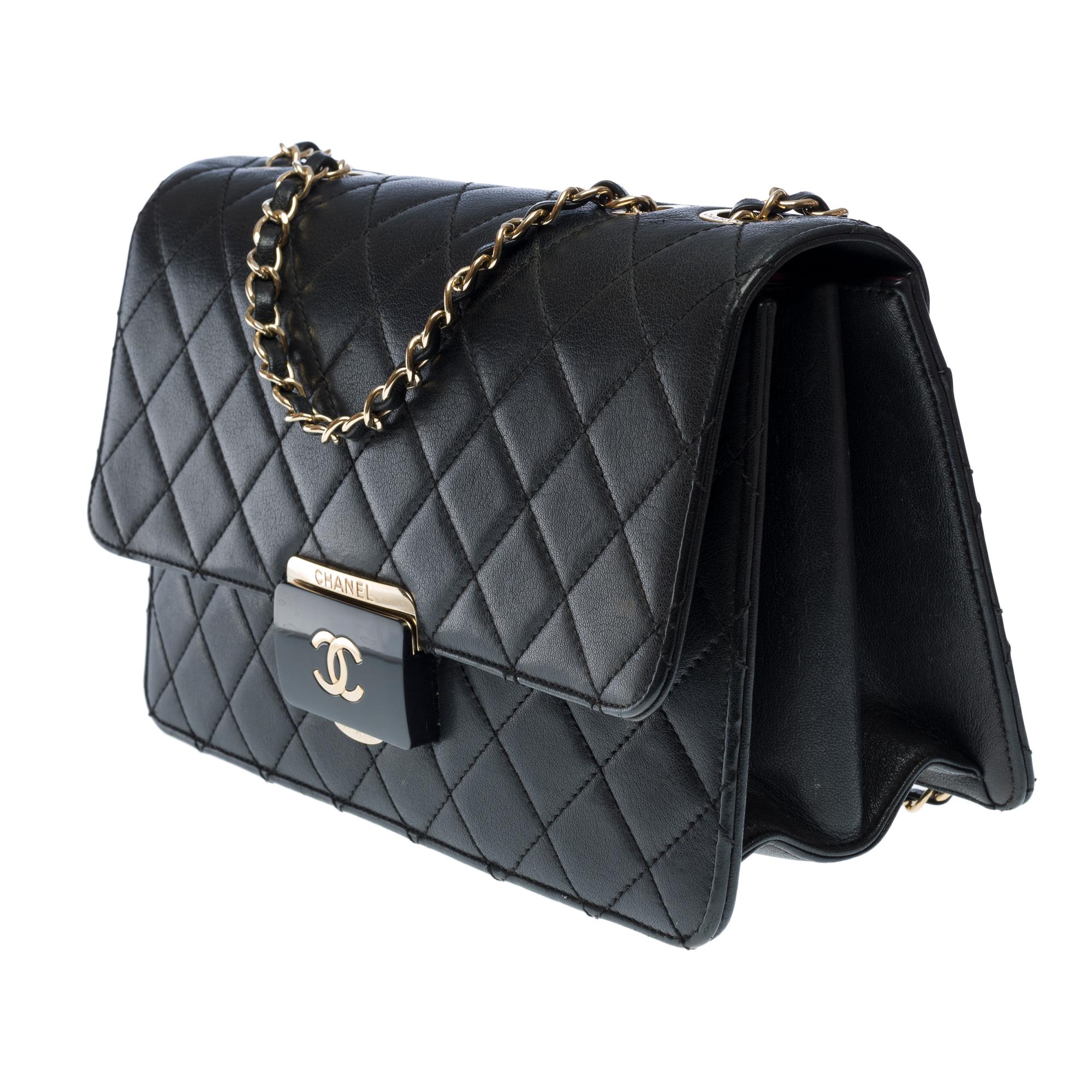Bolso de hombro Chanel Classic de solapa única en piel acolchada negra , GHW en venta 1