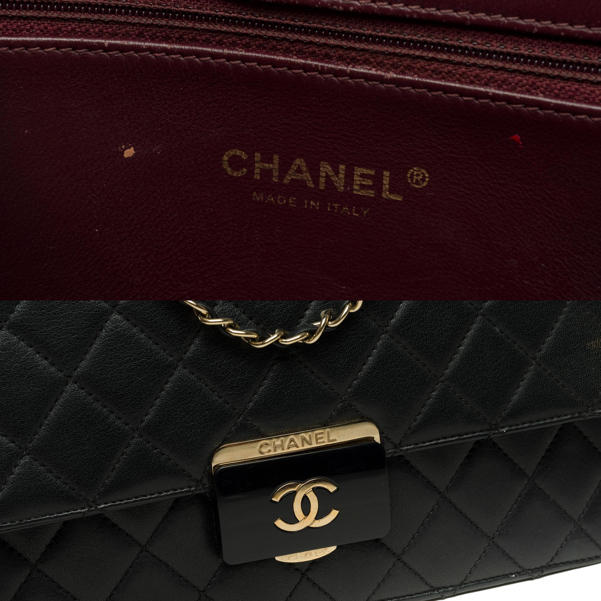 Bolso de hombro Chanel Classic de solapa única en piel acolchada negra , GHW en venta 3