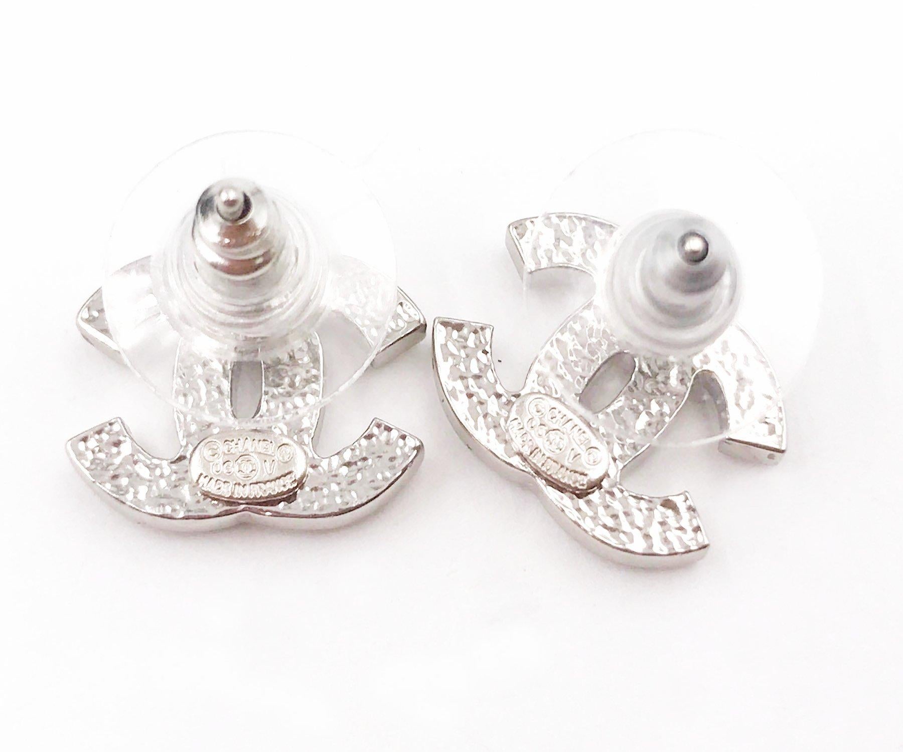 Chanel Classic Silver CC Crystal Medium Piercing Earrings In Excellent Condition In Pasadena, CA