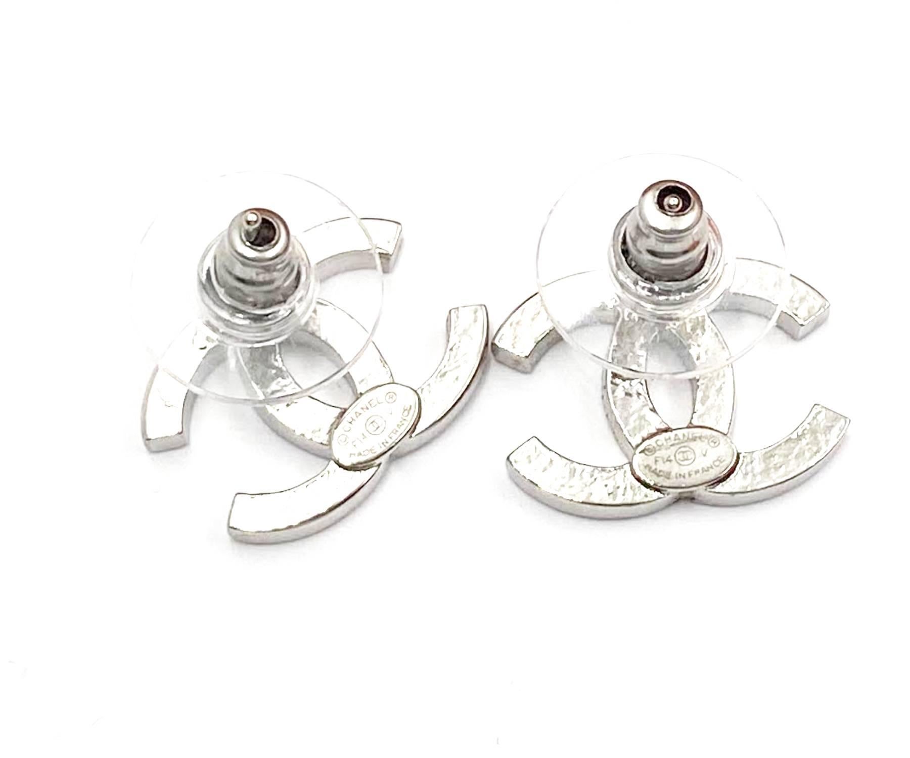 Chanel Classic Silver CC Crystal Moscova Piercing Earrings In Excellent Condition In Pasadena, CA