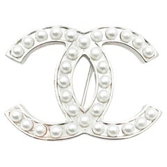 Chanel Classic Silver CC Pearl Medium Brooch 