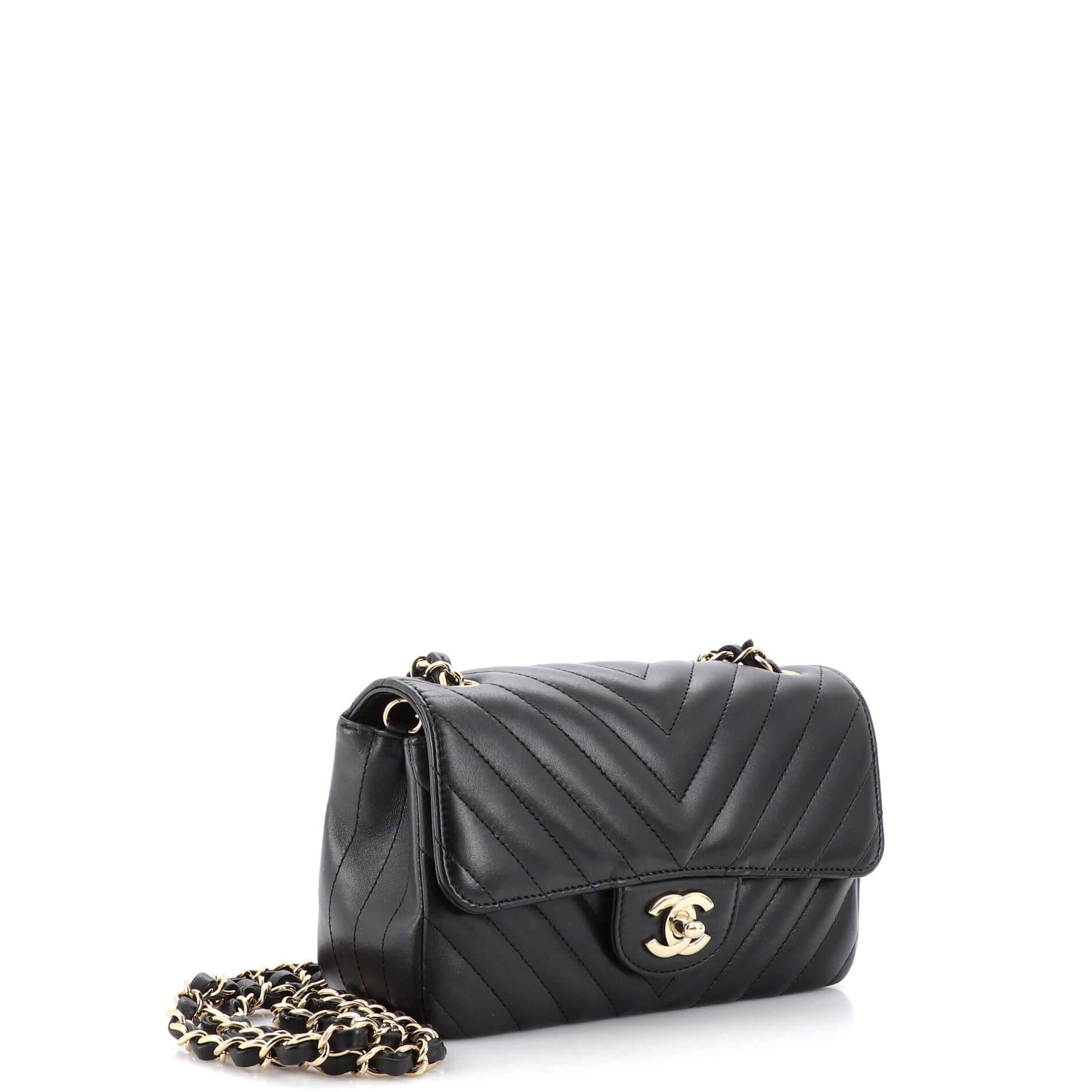 Chanel Classic Single Flap Bag Chevron Lambskin Mini In Good Condition In NY, NY