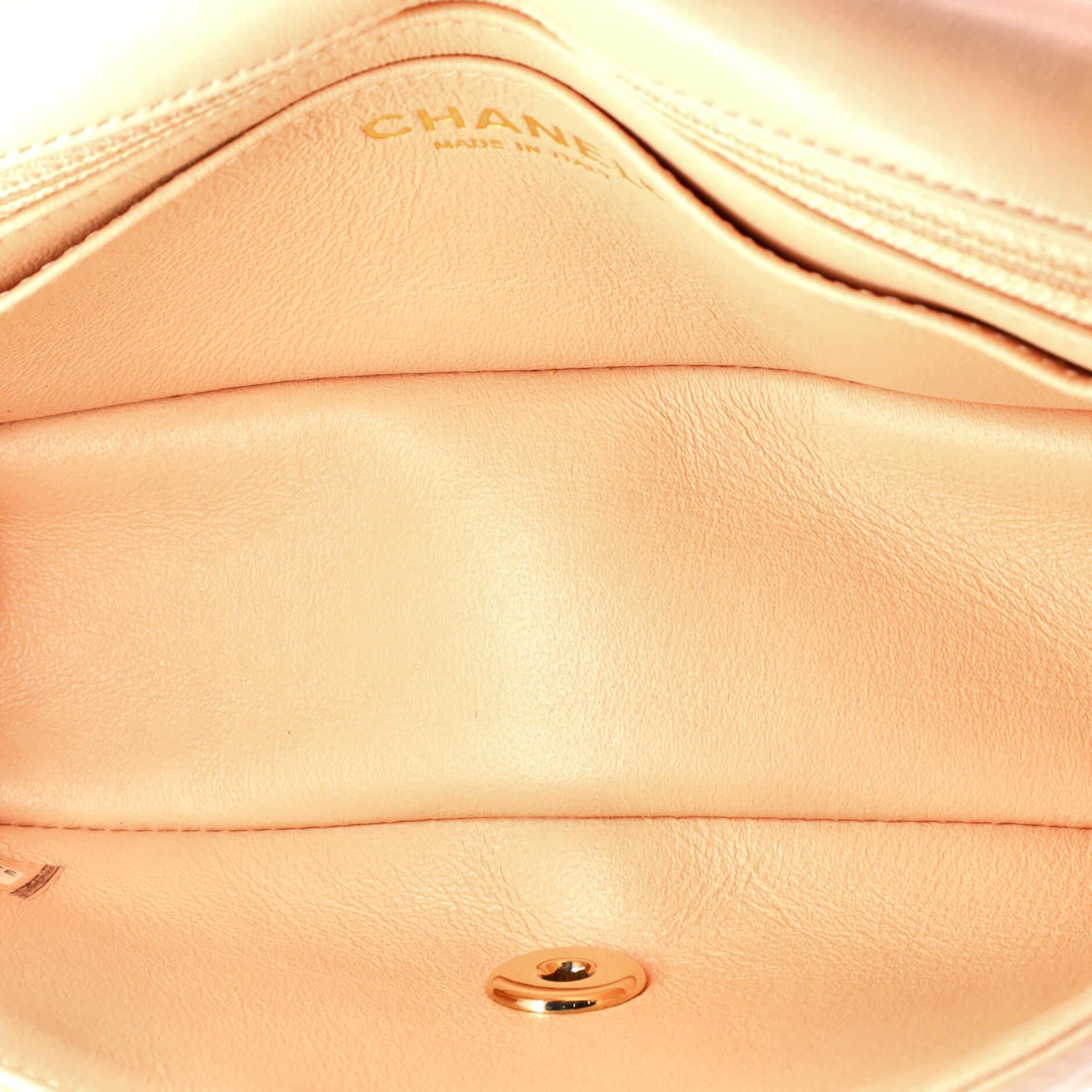 Chanel Borsa classica con patta singola in pelle di agnello trapuntata Mini In condizioni buone a NY, NY