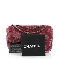 Chanel - Sac à rabat simple classique à sequins petit modèle