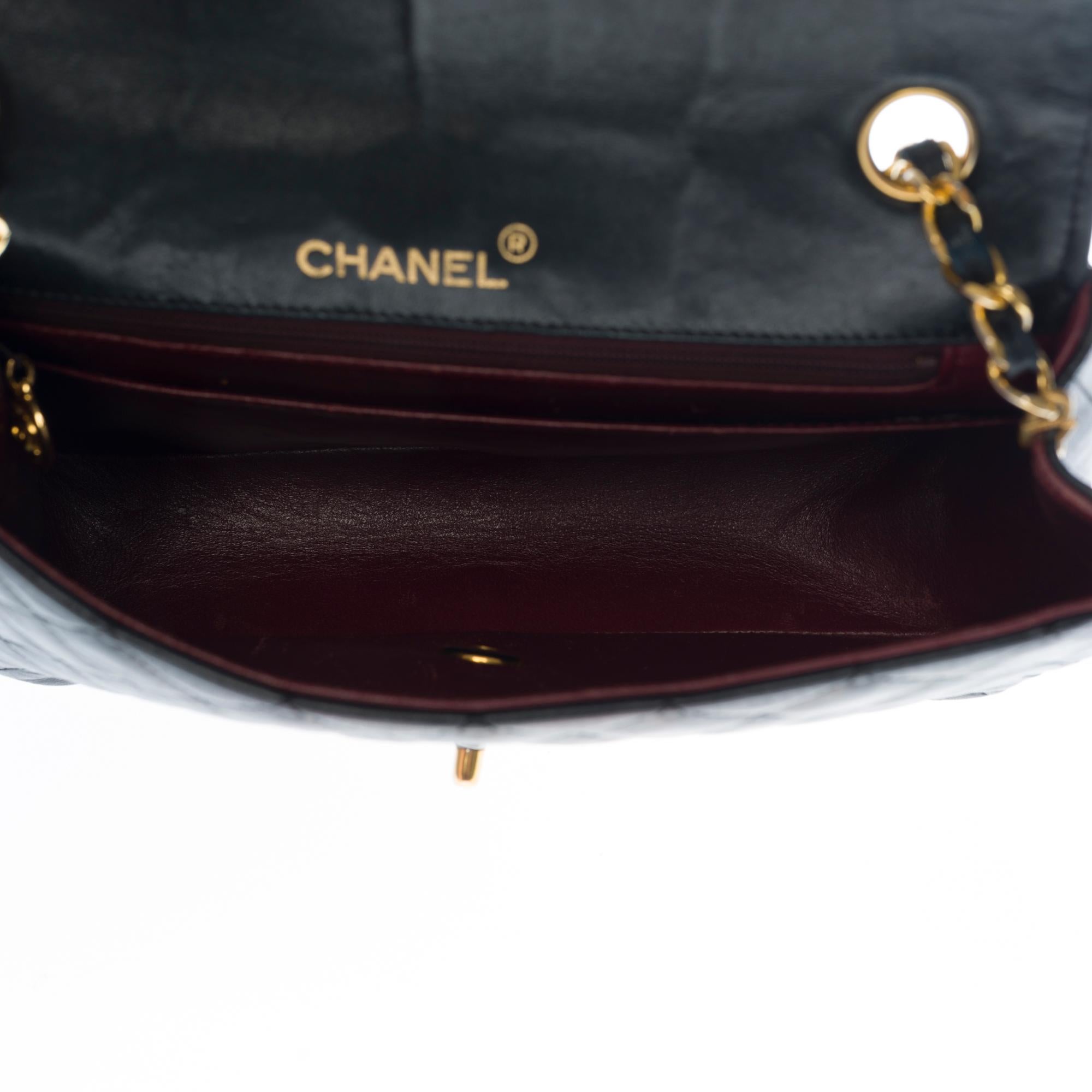 Chanel Classic Single Flap shoulder bag in Black quilted lambskin, GHW 3