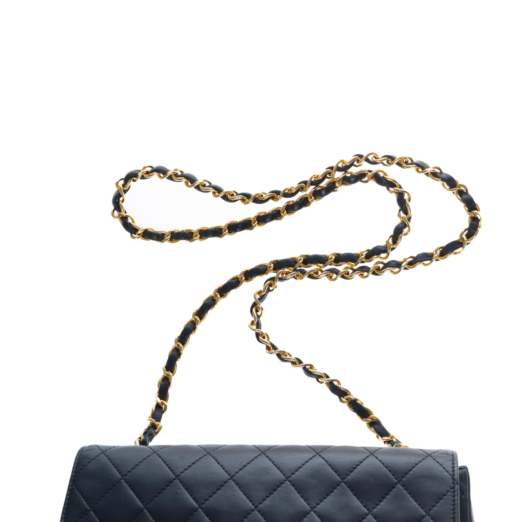 Chanel Classic Single Flap shoulder bag in Black quilted lambskin, GHW 4