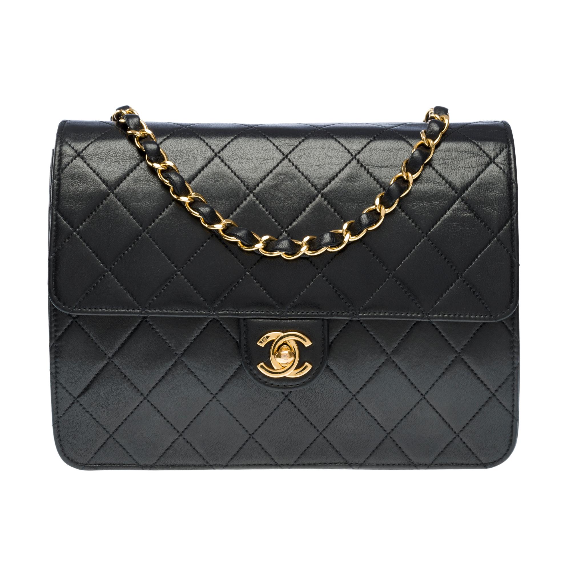 Black Chanel Classic single flap shoulder bag in black quilted lambskin leather , GHW