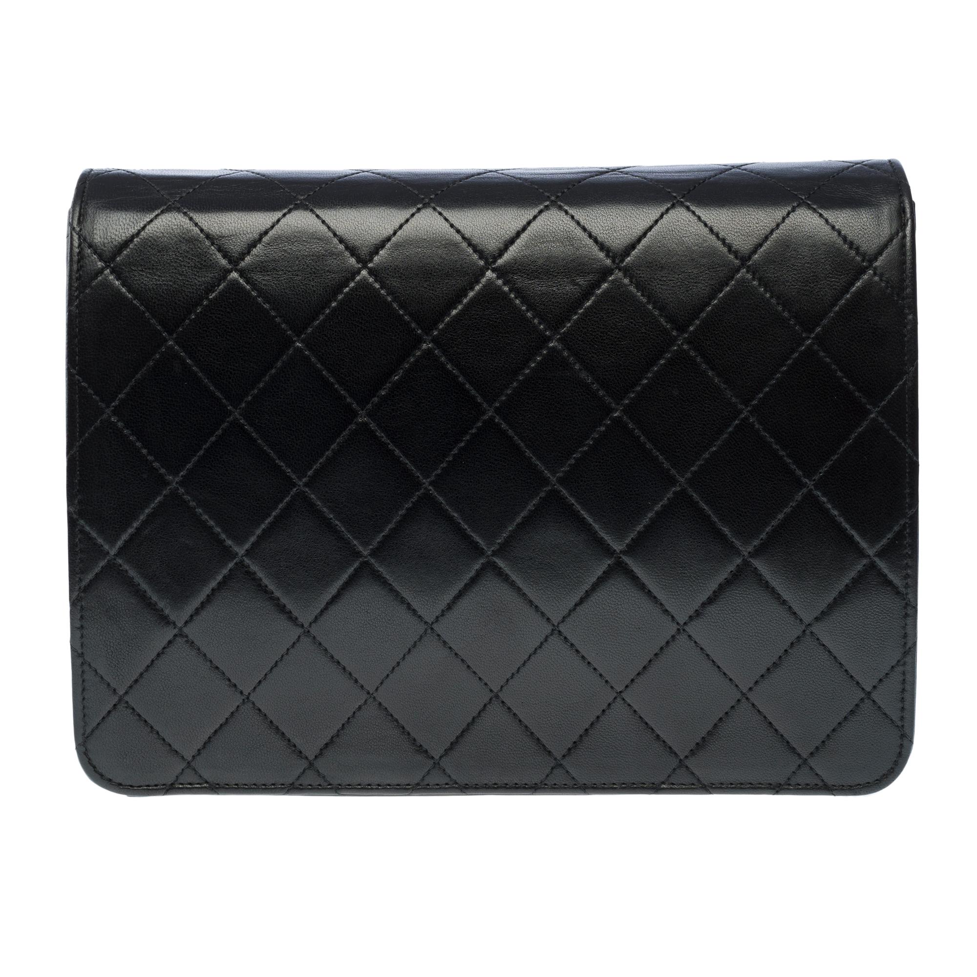 Chanel Classic single flap shoulder bag in black quilted lambskin leather , GHW In Good Condition In Paris, IDF