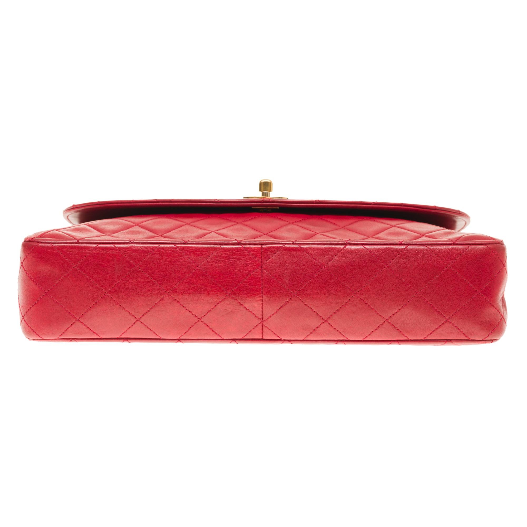 Chanel Classic Single Flap shoulder bag in Red quilted lambskin, GHW 5