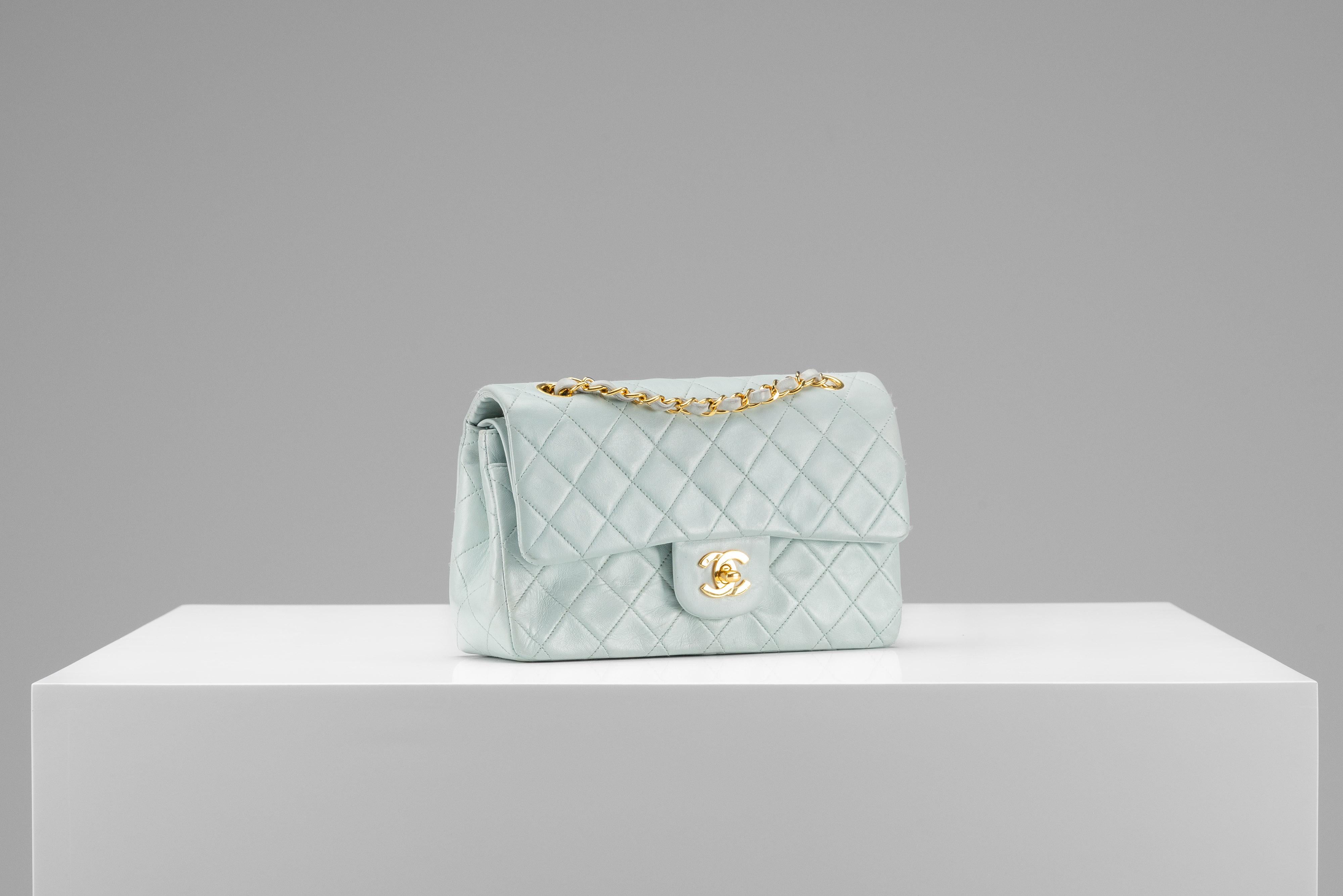 Chanel Classic Small Baby Blue RARE 24k GHW Lambskin In Good Condition For Sale In Roosendaal, NL