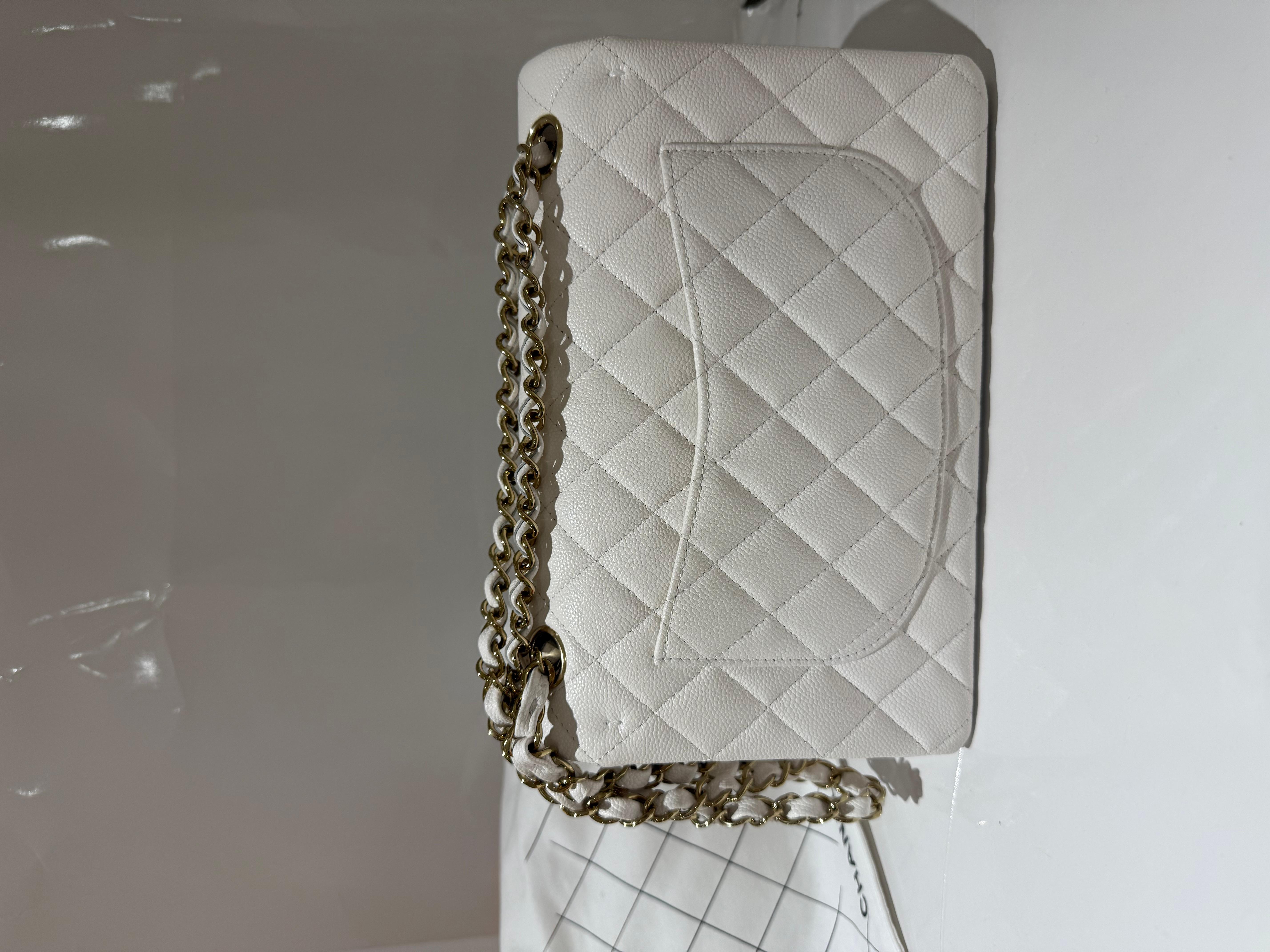 Chanel Classic - Petit sac à double rabat en caviar blanc LGHW Excellent état - En vente à London, England