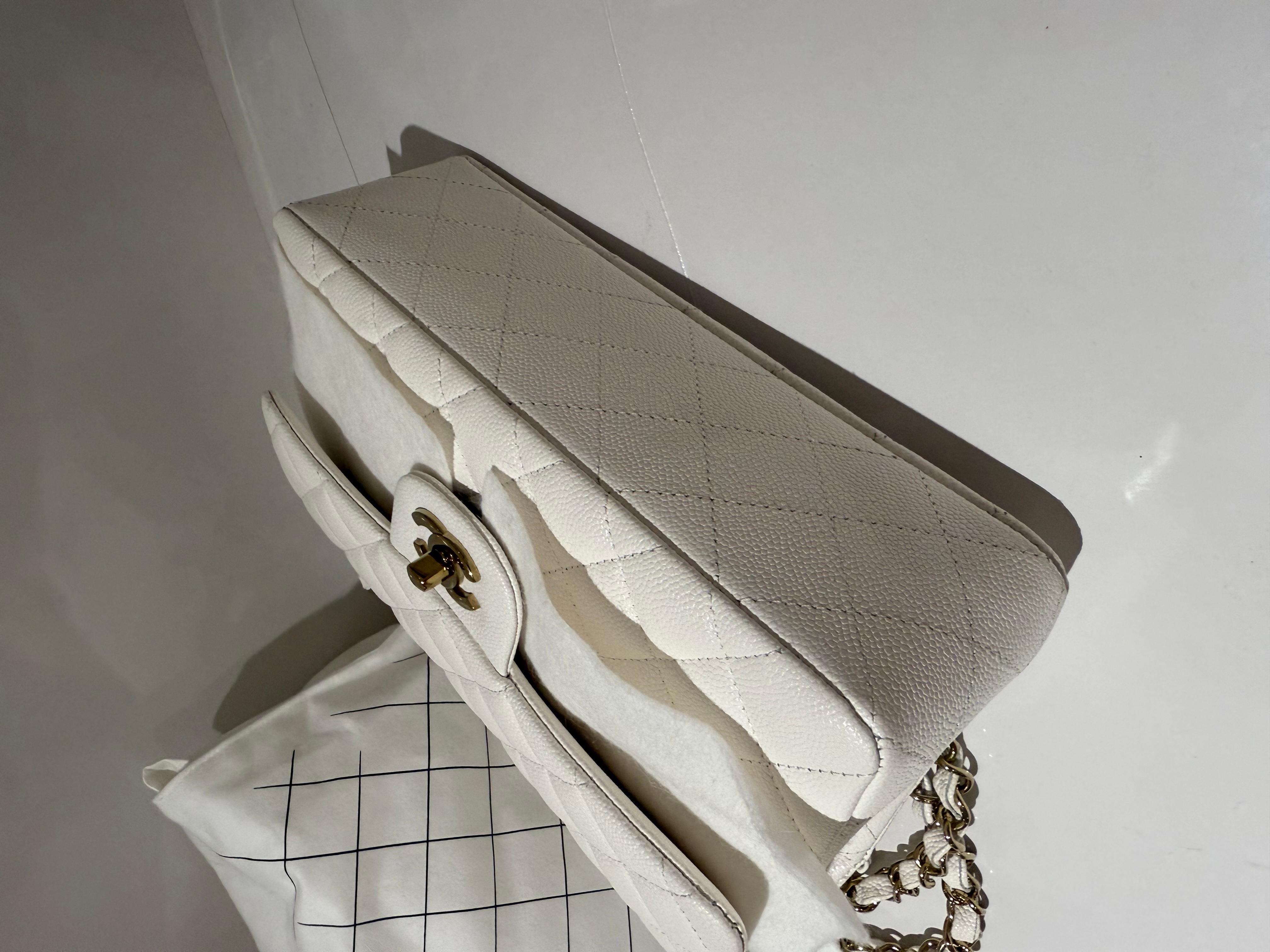 Chanel Classic - Petit sac à double rabat en caviar blanc LGHW Unisexe en vente