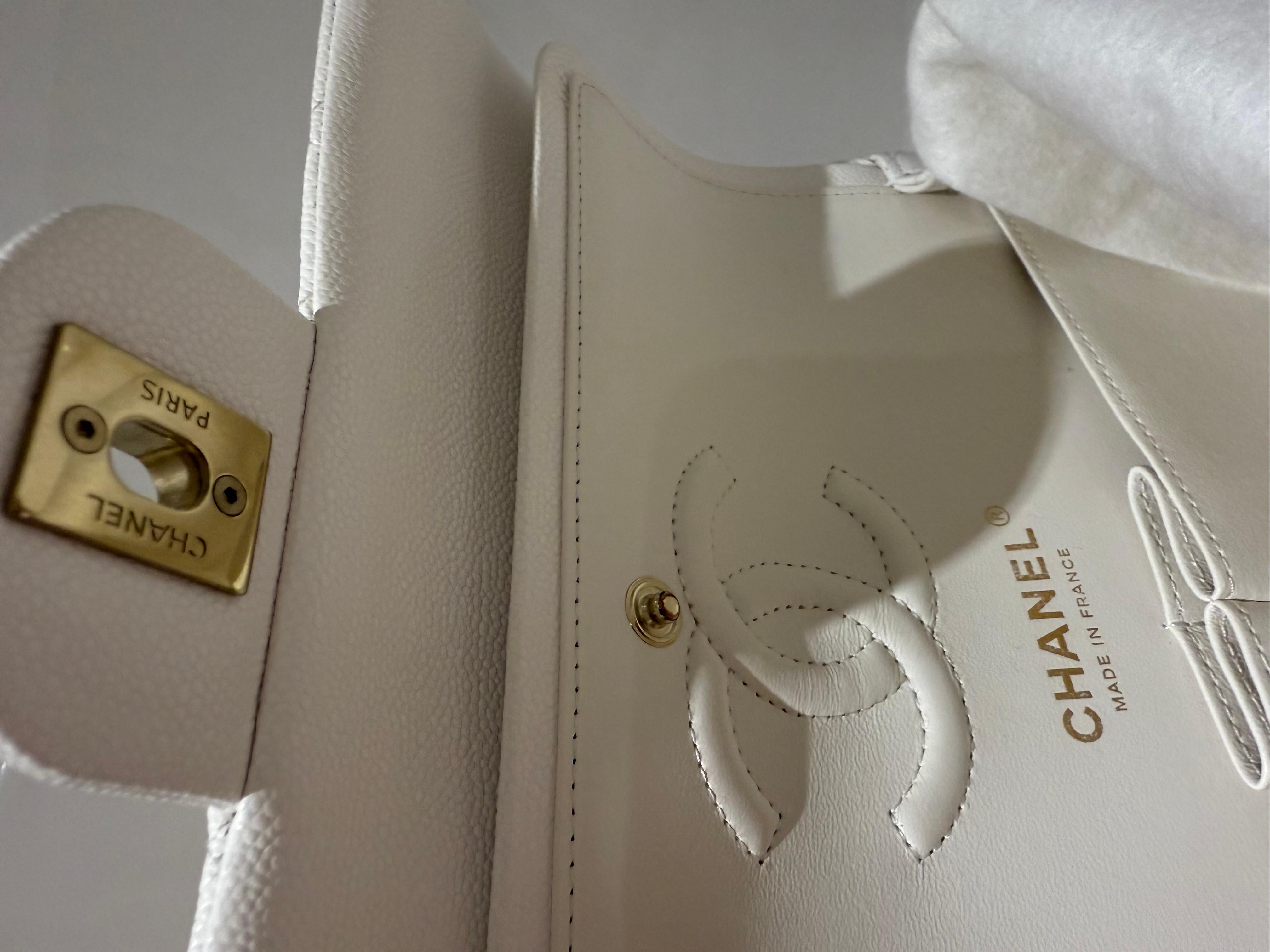 Chanel Classic - Petit sac à double rabat en caviar blanc LGHW en vente 2