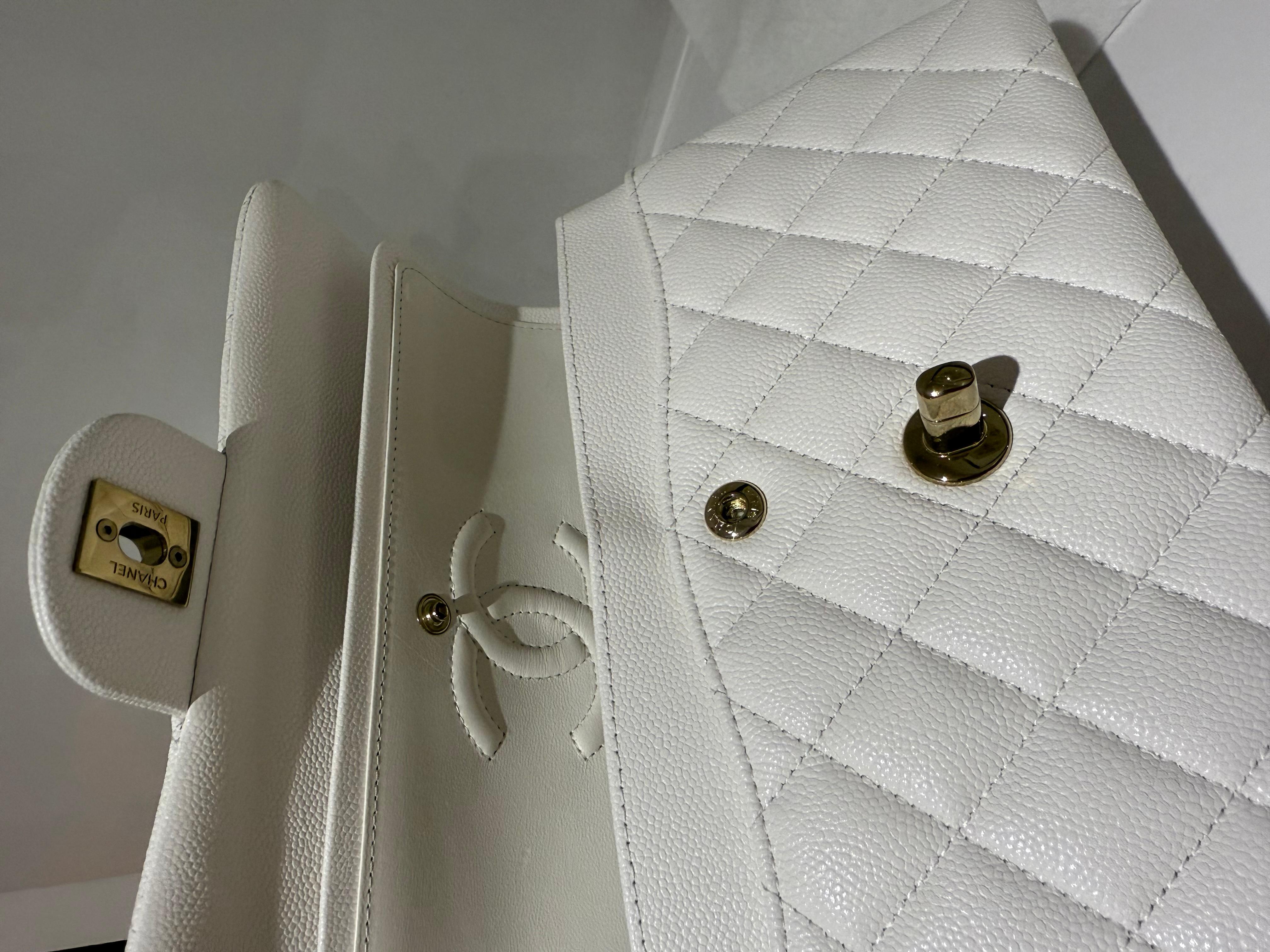 Chanel Classic - Petit sac à double rabat en caviar blanc LGHW en vente 3