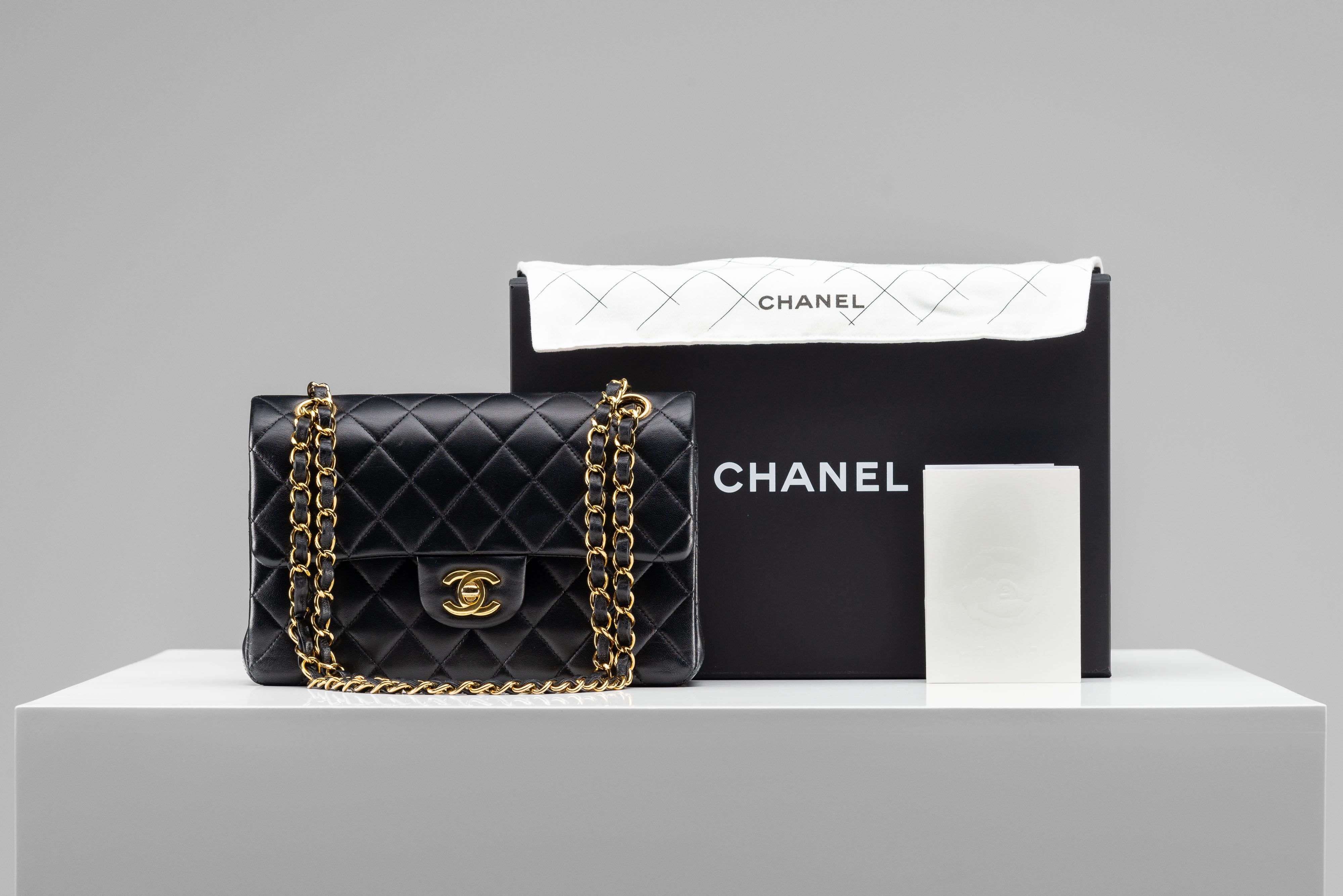 From the collection of SAVINETI we offer this Chanel Classic Small:

- Brand: Chanel
- Model: Classic 
- Color: Black
- Condition: Very Good Condition
- Year: 2022
- Materials: Lambskin Leather
- Extras: Dustbag, Box and original
