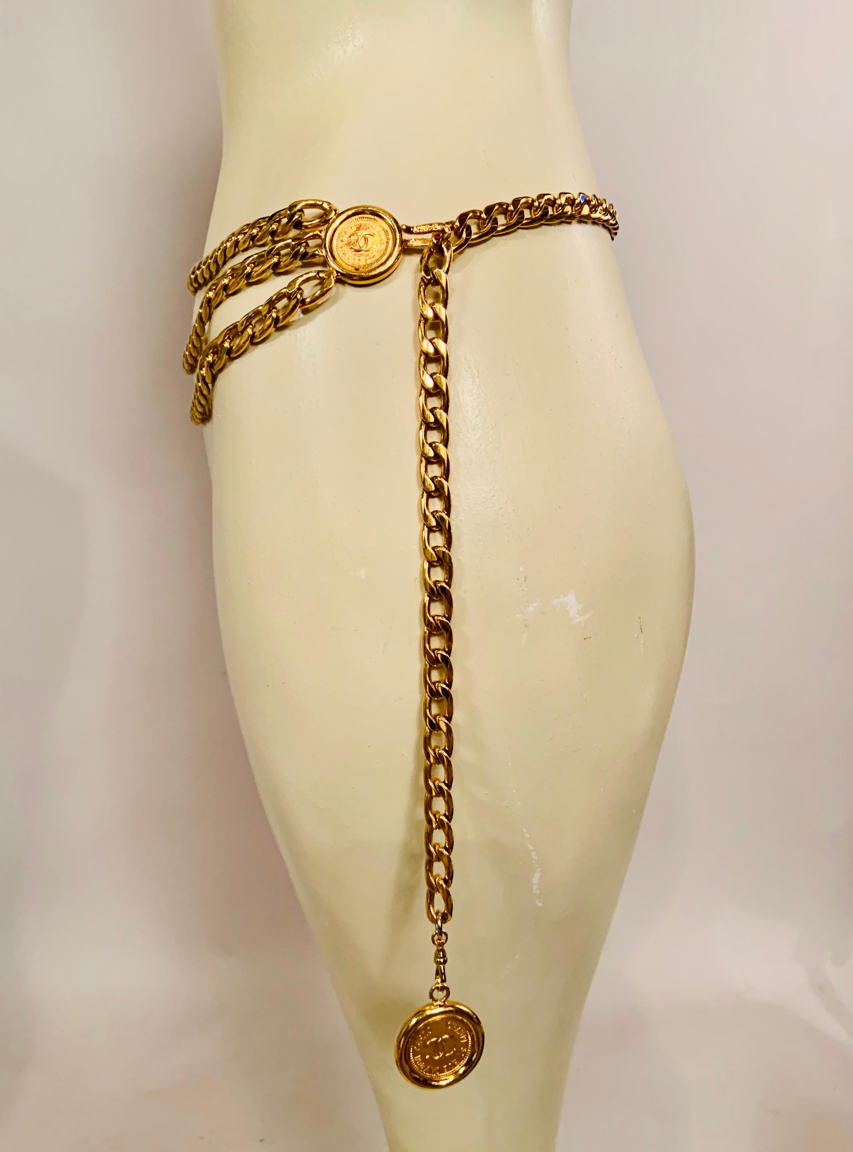 Chanel Classic Three Row Gold Chain Belt with Chanel rue Cambon Paris Medallions In Excellent Condition In New Hope, PA