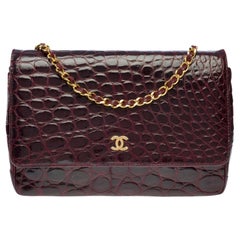 Chanel Classic/Timeless shoulder flap bag in burgundy Crocodile leather , GHW
