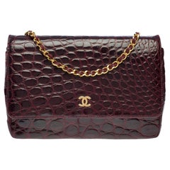 Chanel Classic shoulder flap bag in Mississippiensis burgundy leather , GHW