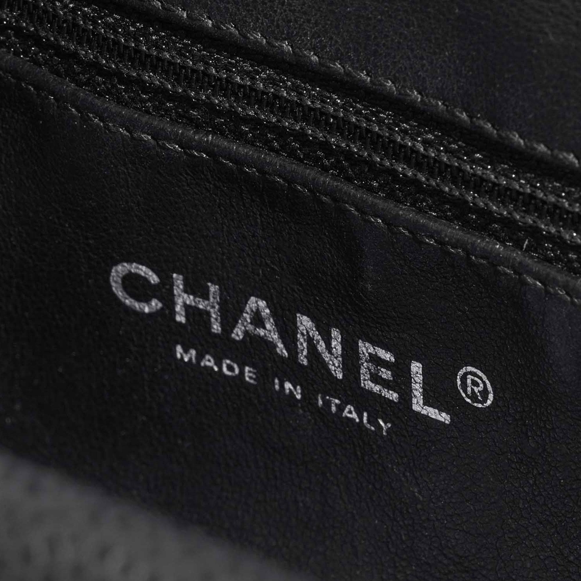 Chanel Classic Vintage Caviar CC Black Diamond Quilted Timeless Clutch Bag For Sale 10