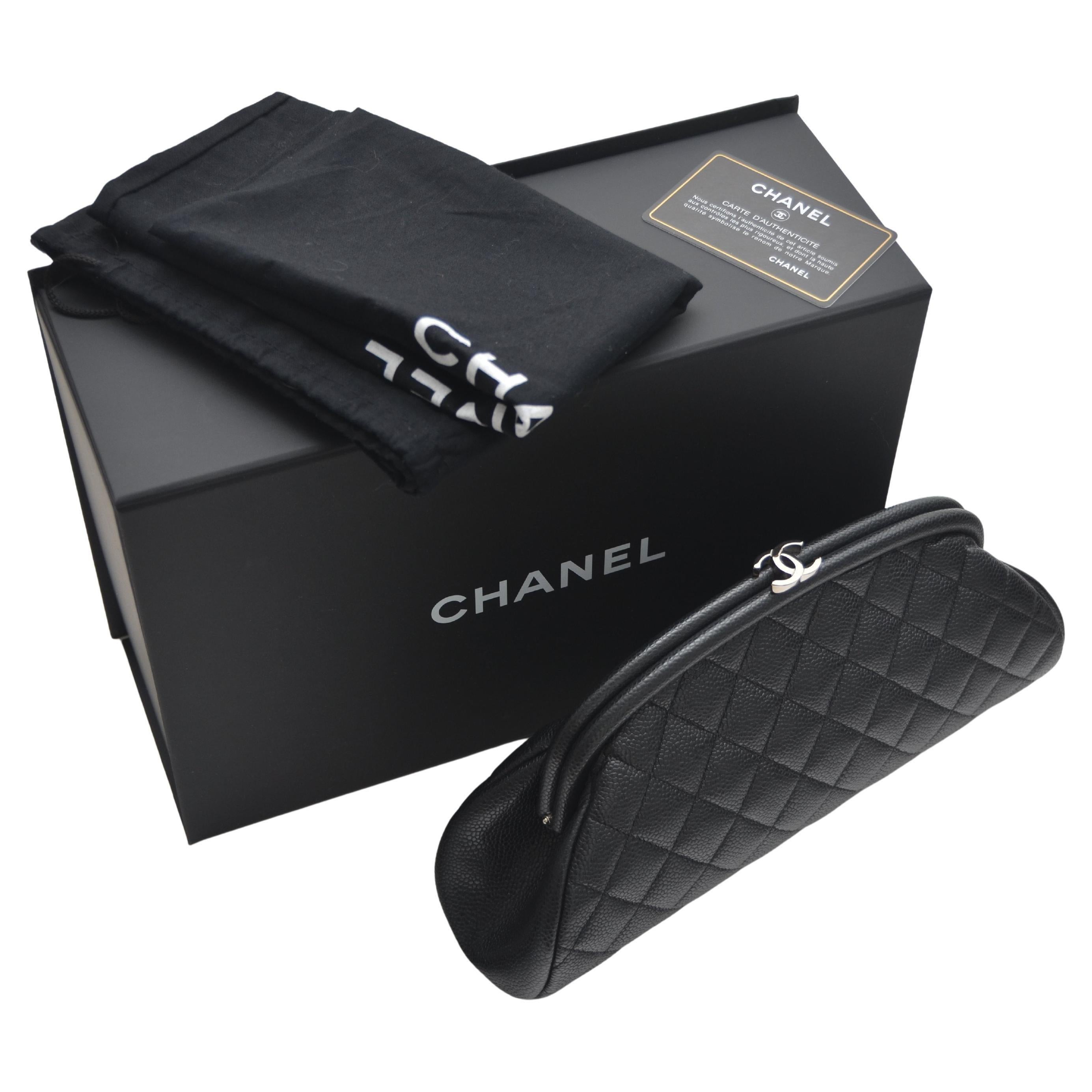 Chanel Classic Vintage Caviar CC Black Diamond Quilted Timeless Clutch Bag In Excellent Condition For Sale In New York, NY