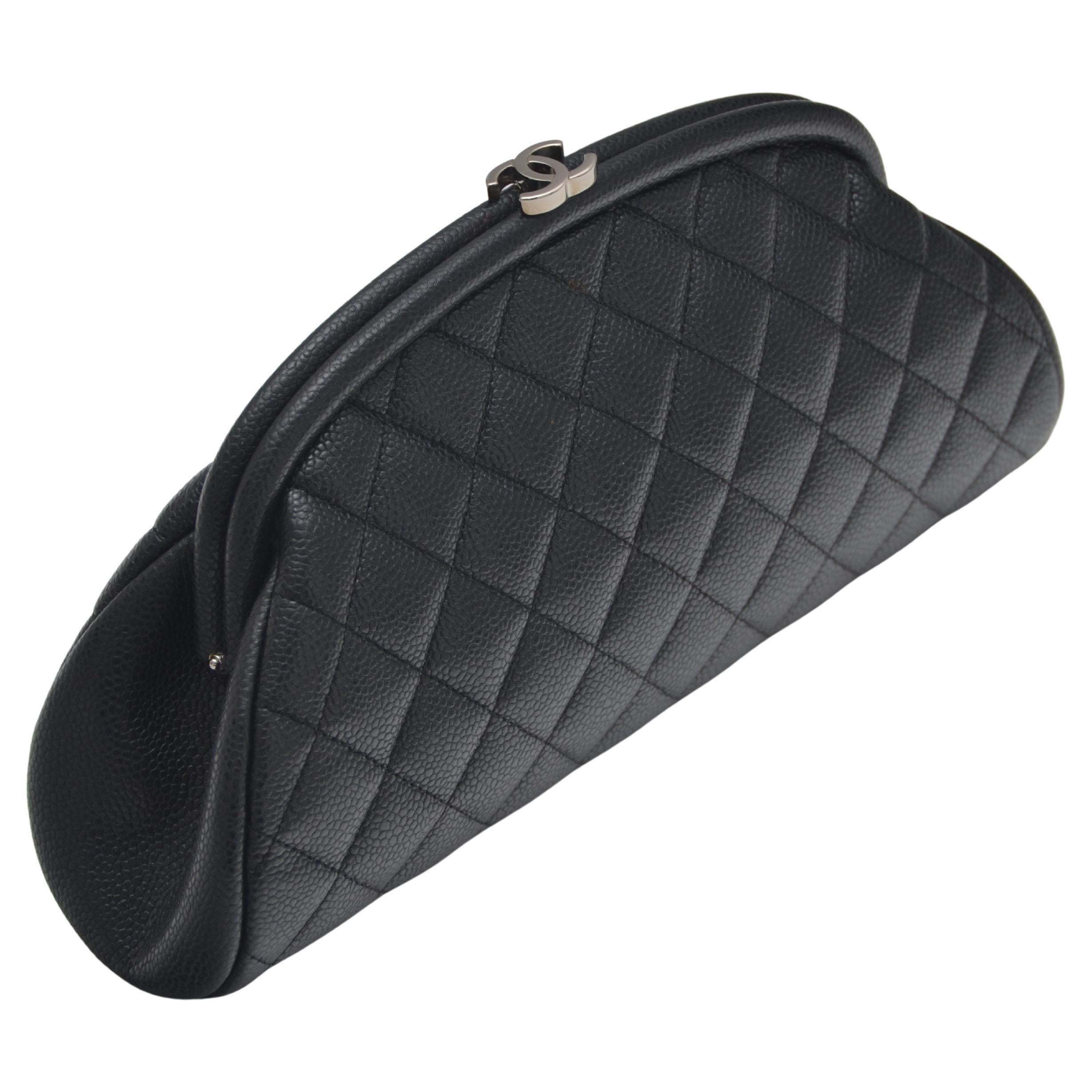 Women's or Men's Chanel Classic Vintage Caviar CC Black Diamond Quilted Timeless Clutch Bag For Sale