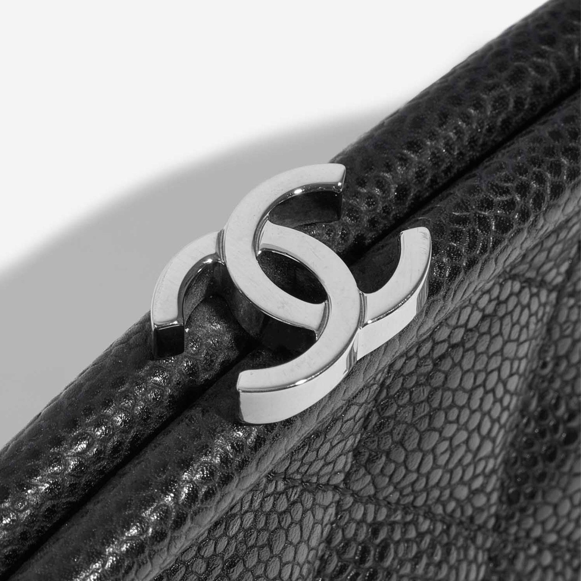 Chanel Classic Vintage Caviar CC Black Diamond Quilted Timeless Clutch Bag For Sale 1