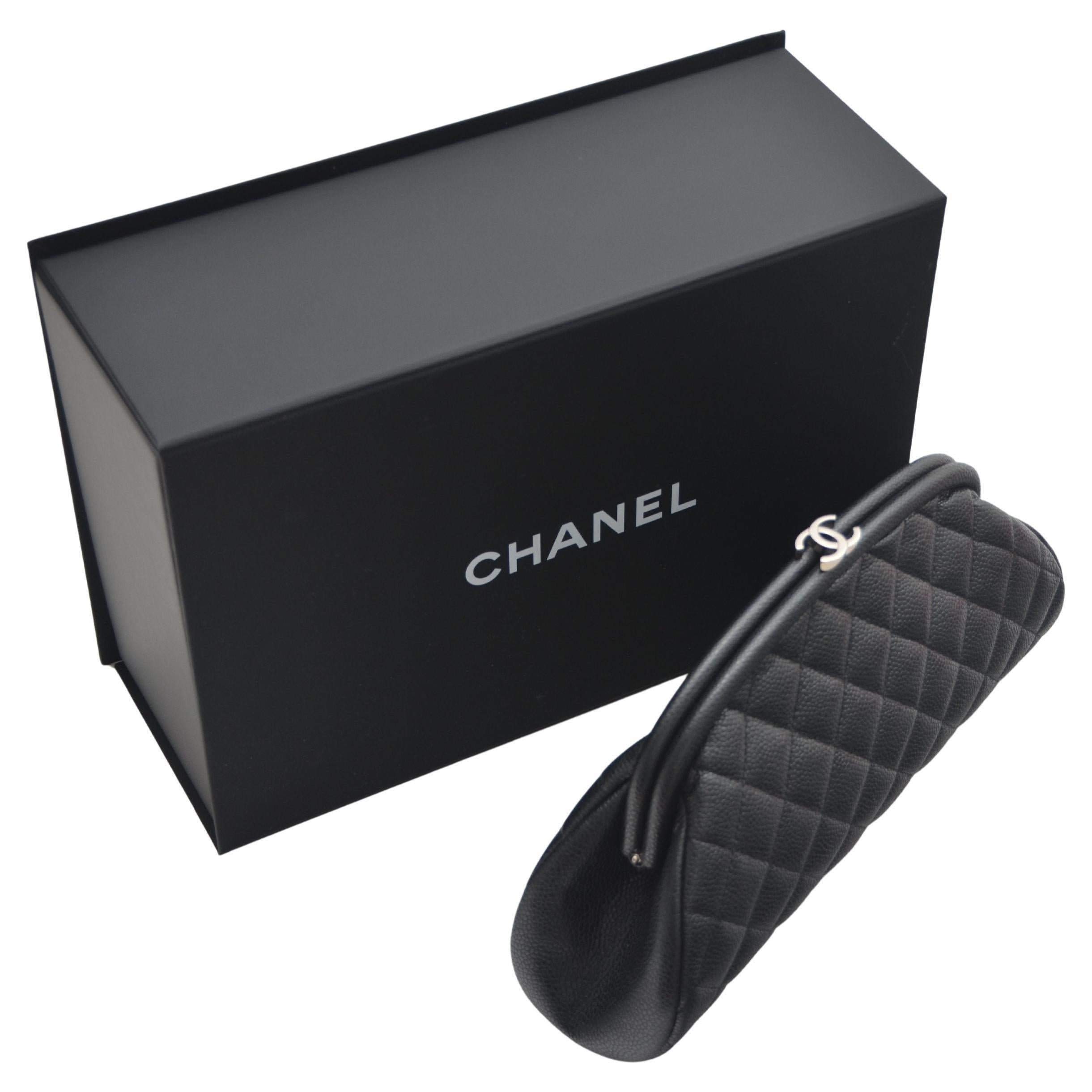 Chanel Classic Vintage Caviar CC Black Diamond Quilted Timeless Clutch Bag For Sale 1