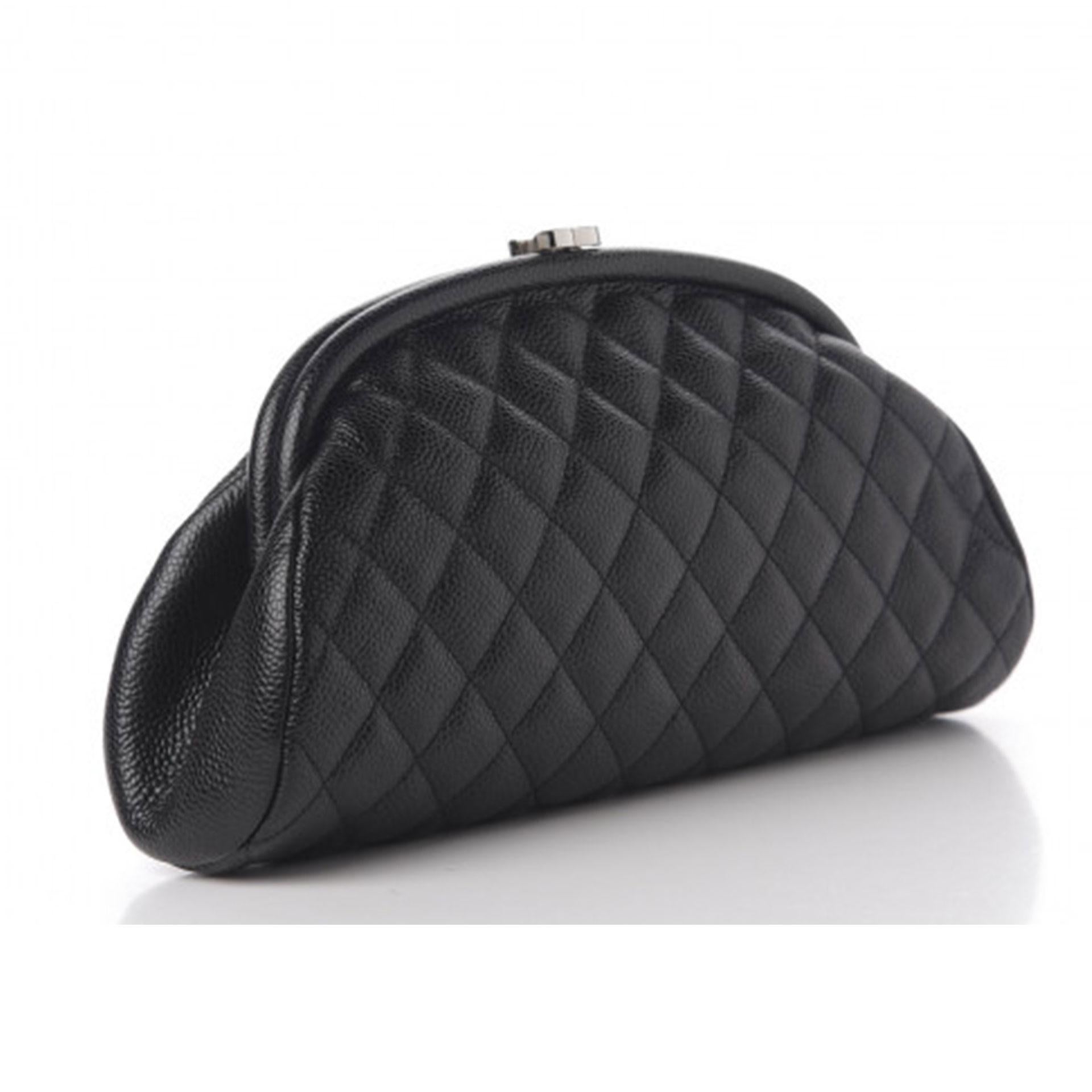 Chanel Classic Vintage Caviar CC Black Diamond Quilted Timeless Clutch For Sale 1