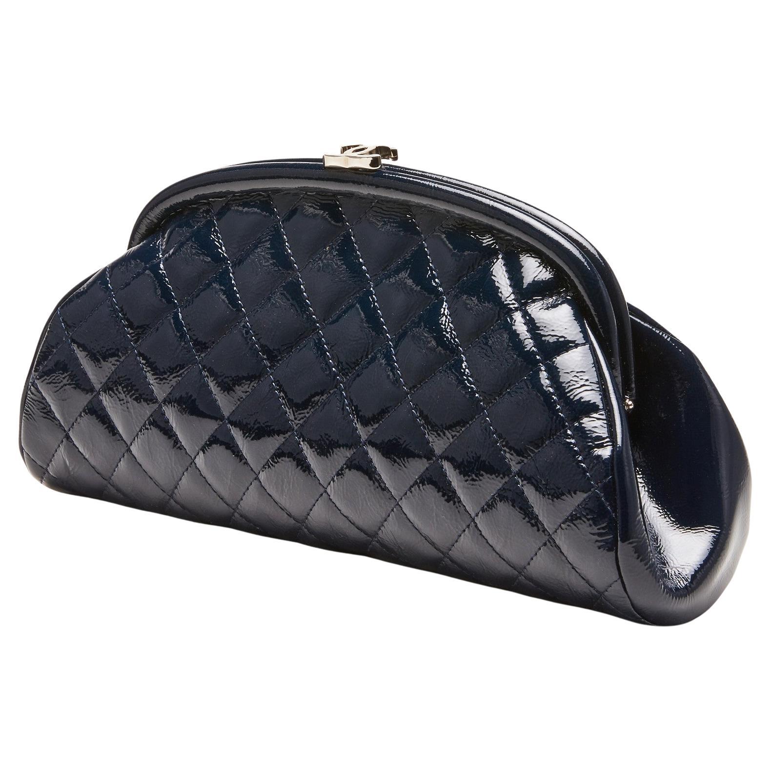 Chanel 2007 Classic Vintage Navy Blue Patent Diamond Quilted Timeless Clutch Bag For Sale