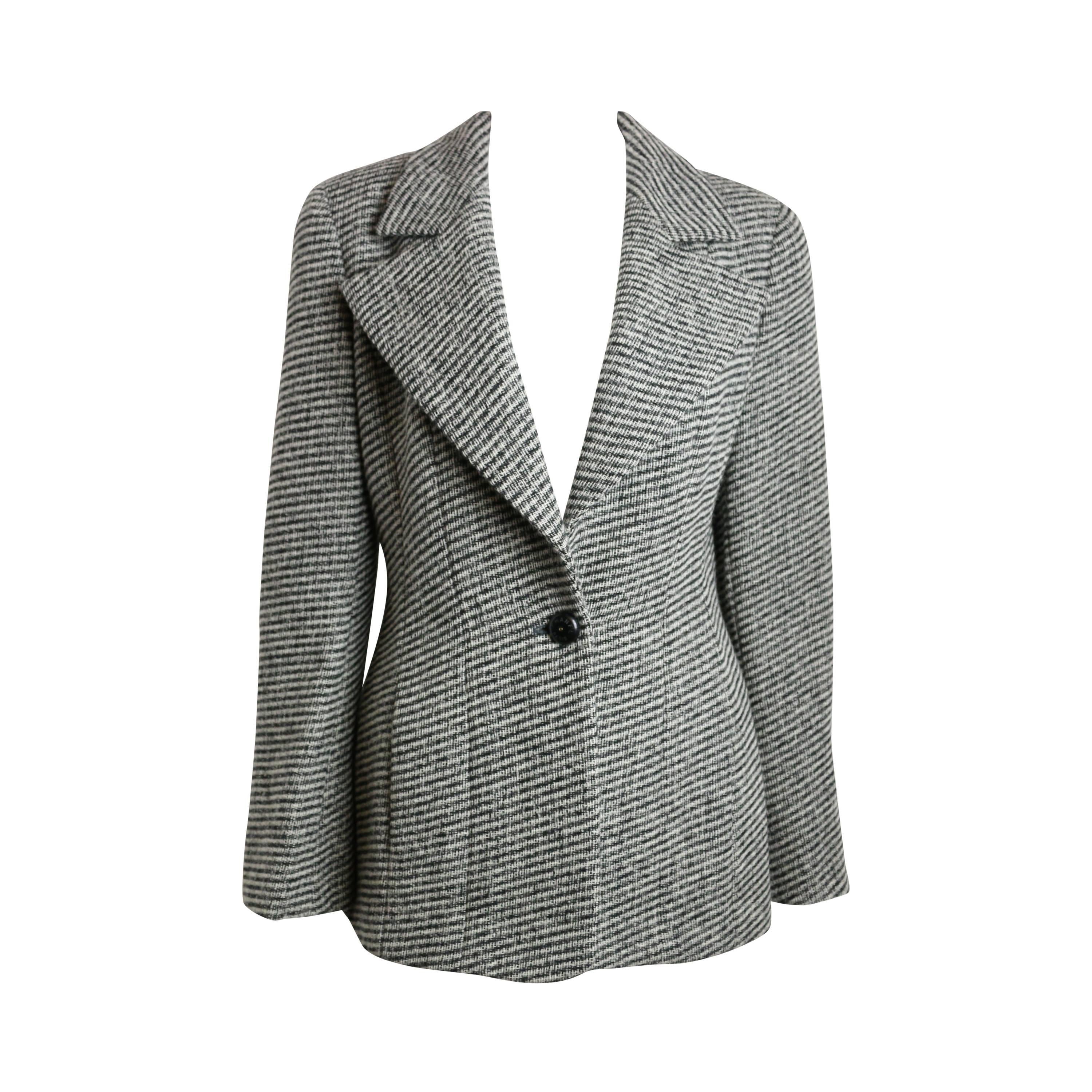 Chanel Classic Wood Black and White Tweed Blazer For Sale