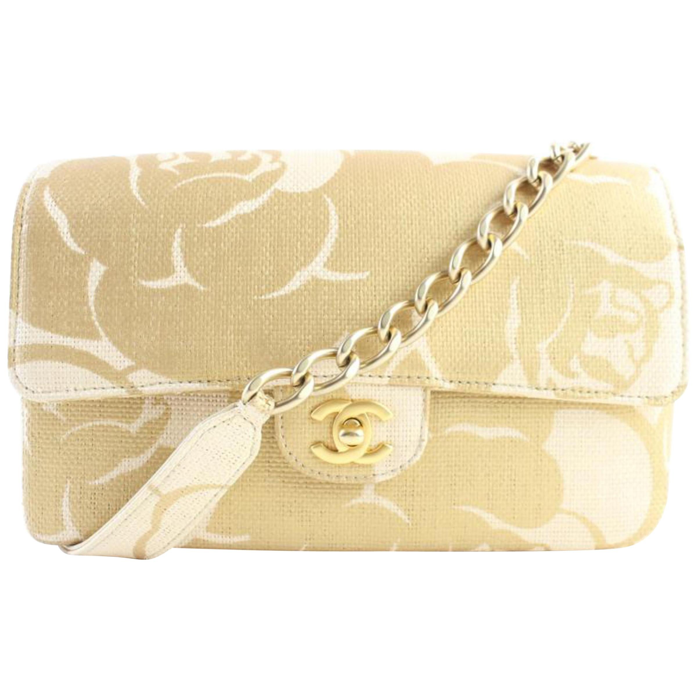 Chanel Classic Woven Camellia 5cr0417 Natural X Gold Raffia Straw Shoulder Bag For Sale