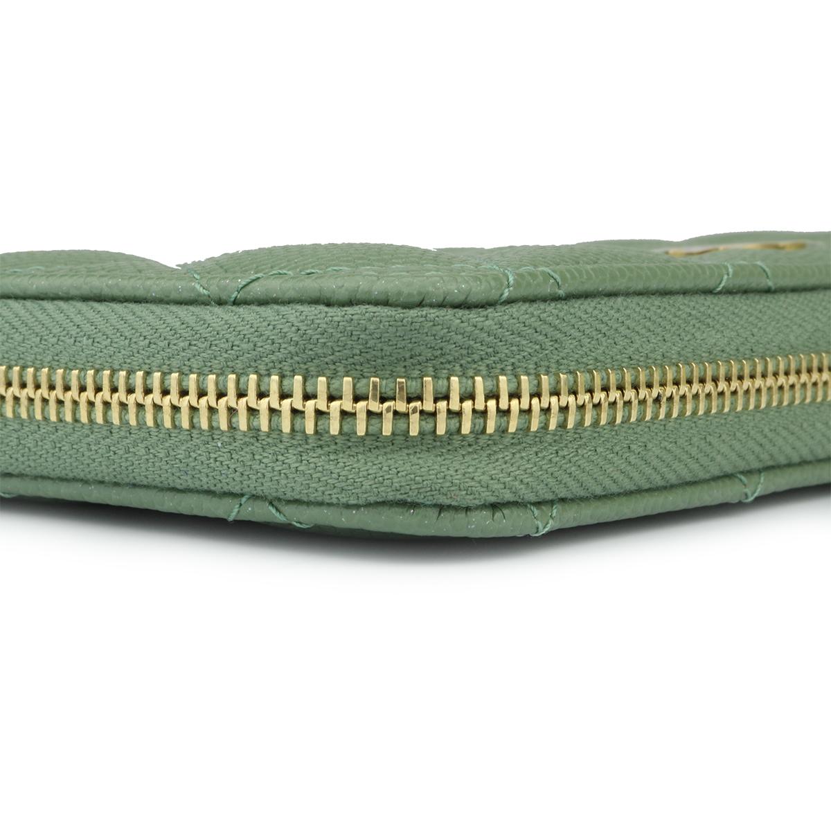CHANEL Classic Zipped Wallet Medium Green Caviar Iridescent with Brushed Gold HW In New Condition In Huddersfield, GB