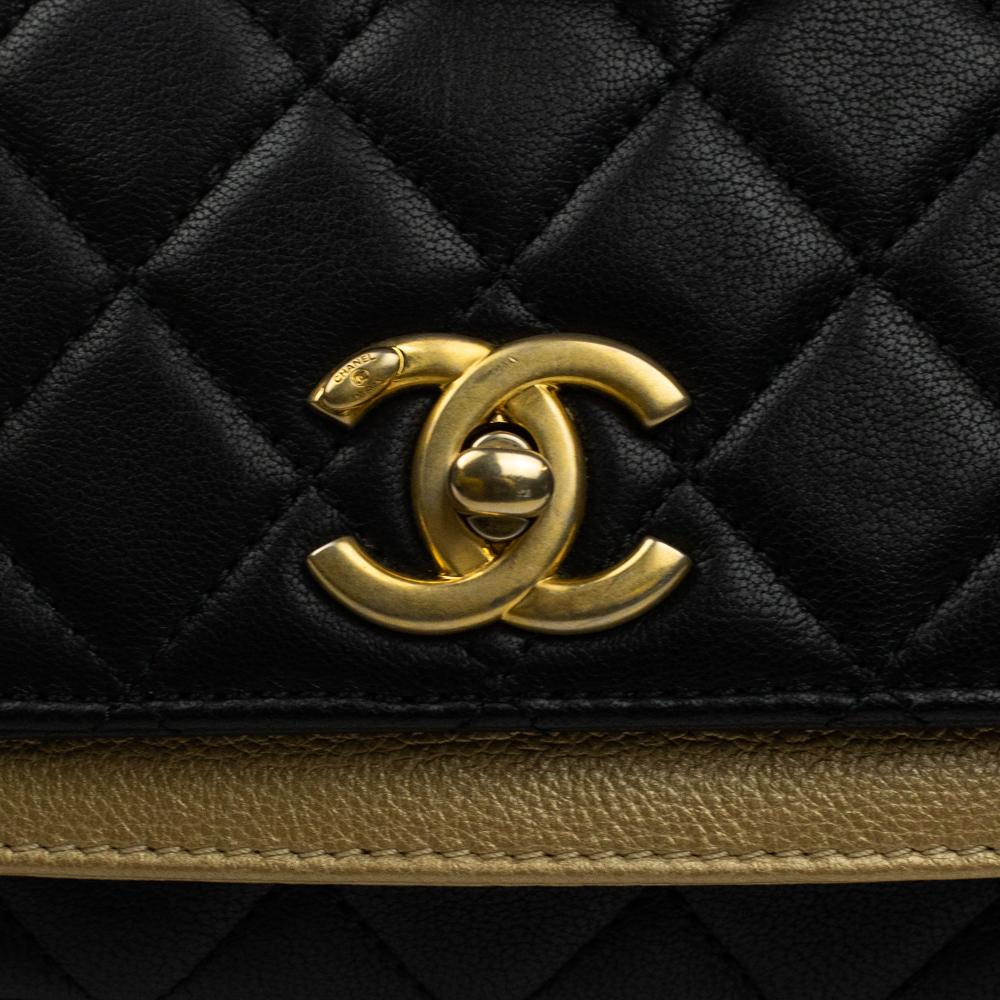 CHANEL, Classique Camélia in black leather For Sale 7
