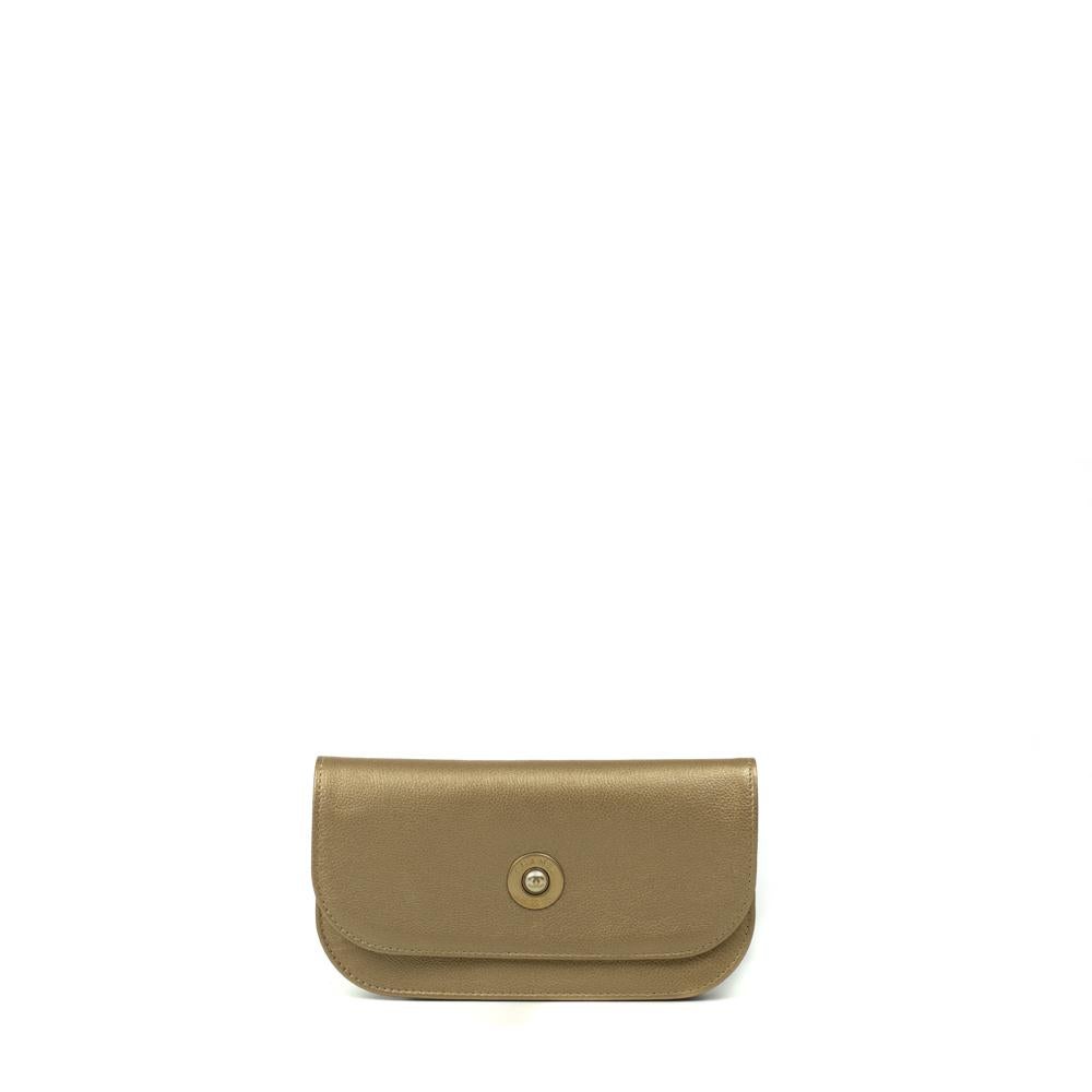 CHANEL, Classique Camélia in black leather For Sale 1
