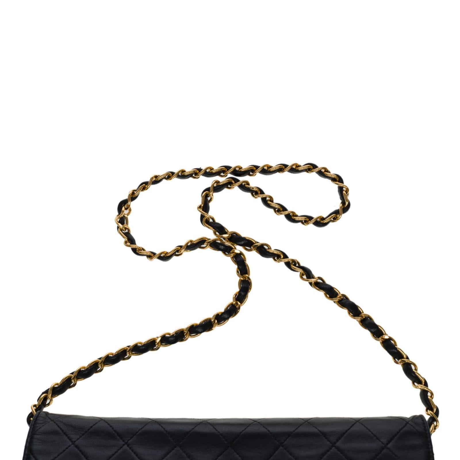 Chanel Classique flap bag bag in black quilted leather, GHW For Sale 7
