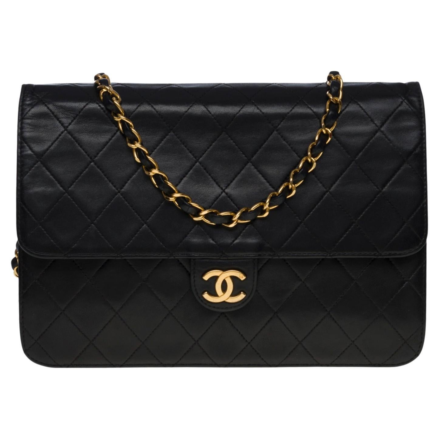 Chanel Classique flap bag bag in black quilted leather, GHW For Sale