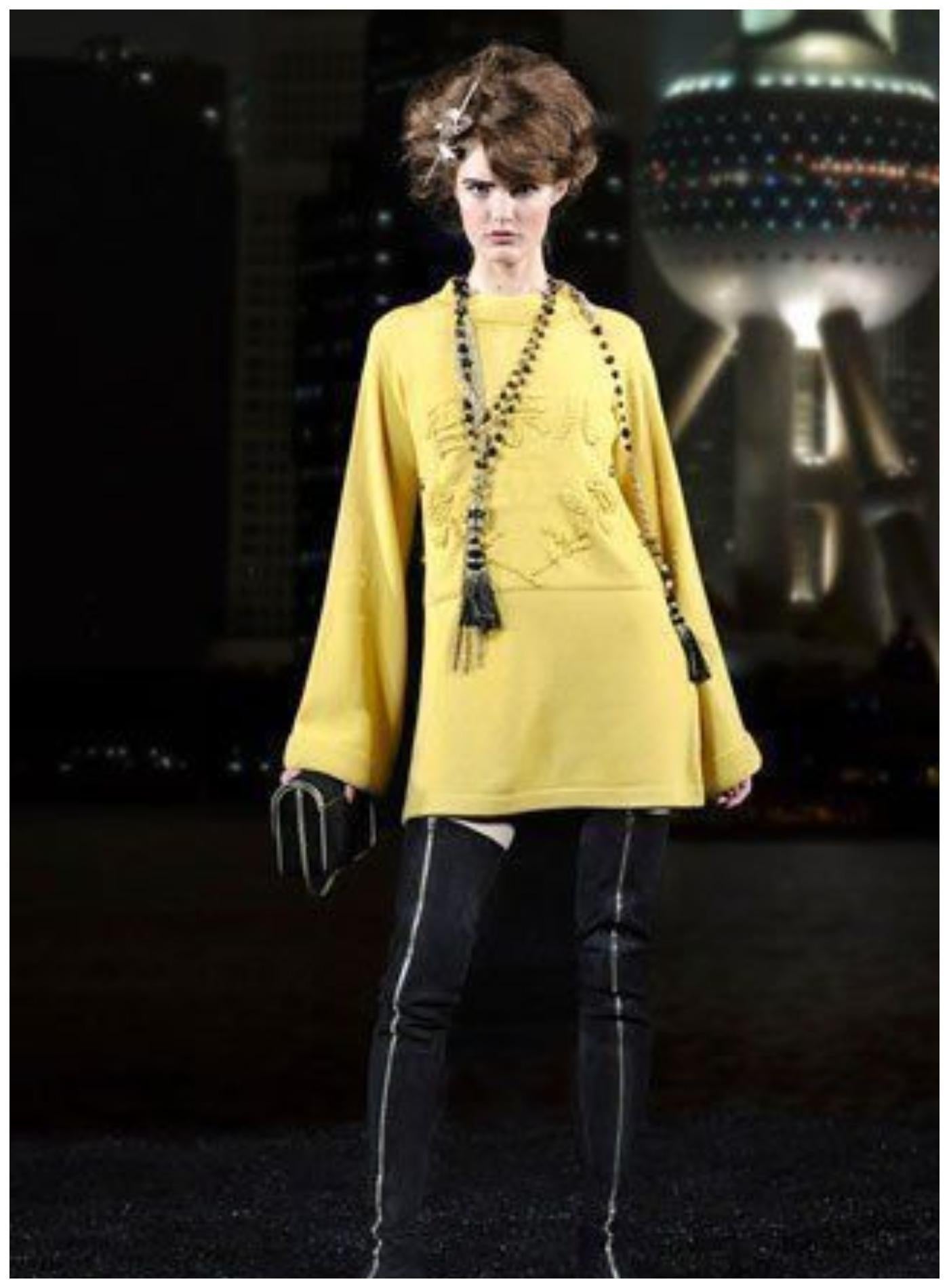 Women's or Men's Chanel & Claudia Schiffer 2010 Paris / SHANGHAI Cashmere Tunic Dress