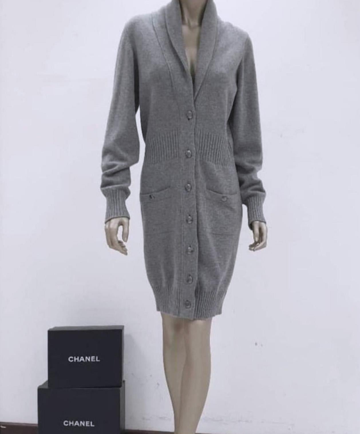 Gray Chanel Claudia Schiffer Style Grey Cashmere Cardigan 38 FR For Sale
