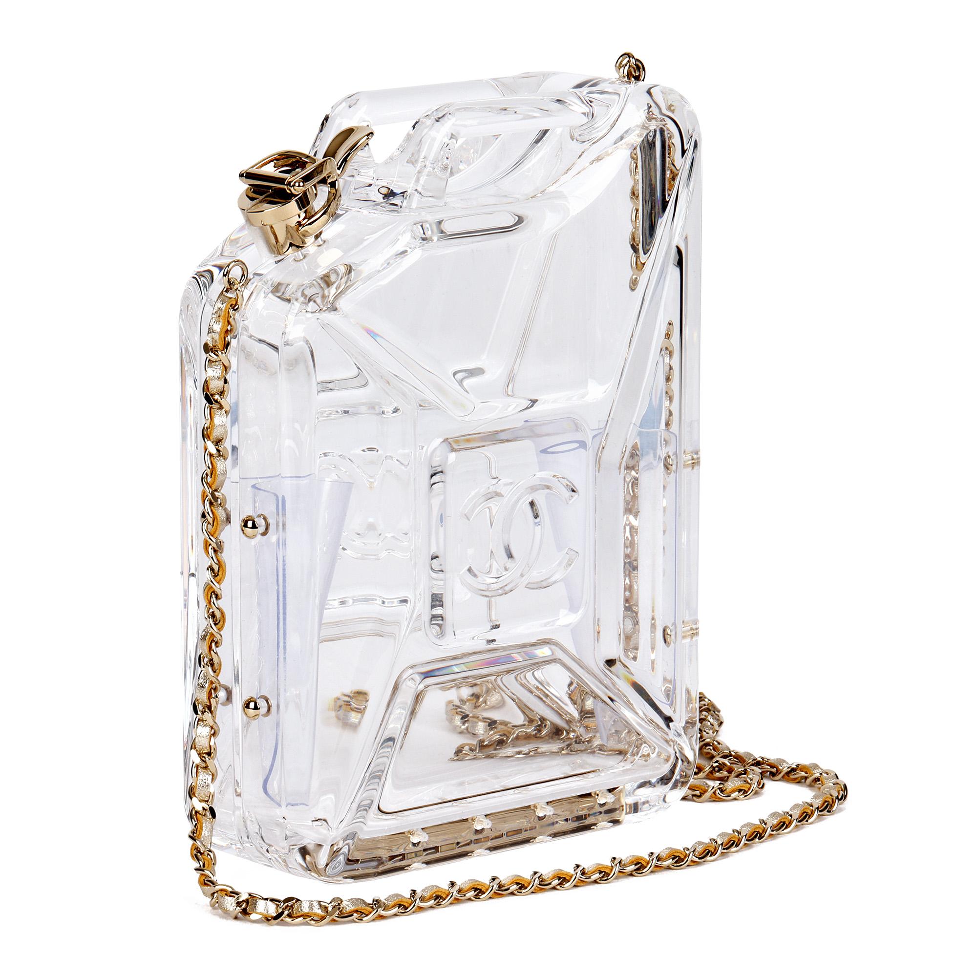 CHANEL
Clear Plexiglass Gas Canister Minaudière Clutch

Xupes Reference: CB577
Serial Number: 20564781
Age (Circa): 2015
Accompanied By: Chanel Dust Bag, Box, Authenticity Card
Authenticity Details: Authenticity Card, Serial Sticker (Made in