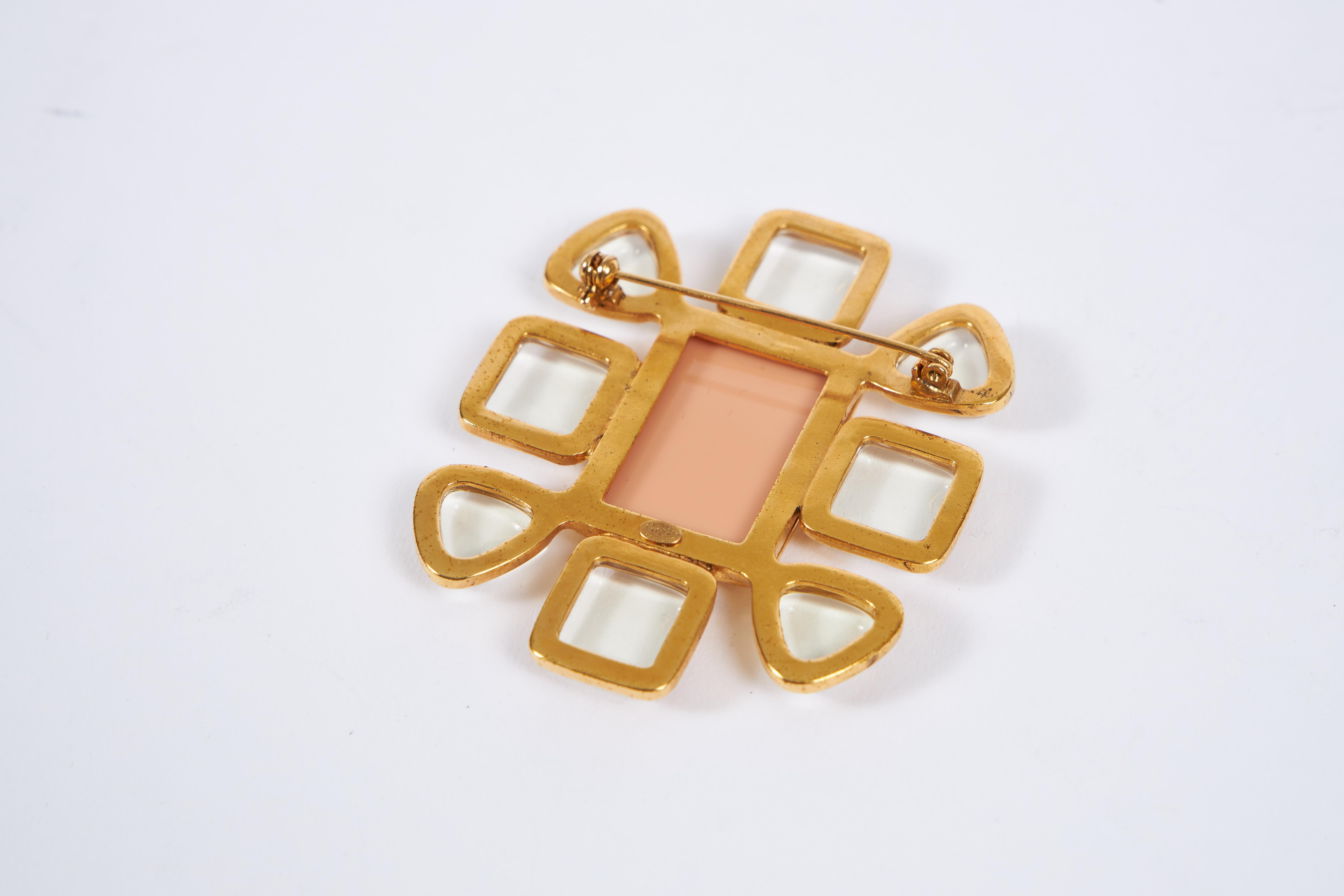 Chanel Clear Stone Resin Flower Pin In Excellent Condition For Sale In West Hollywood, CA