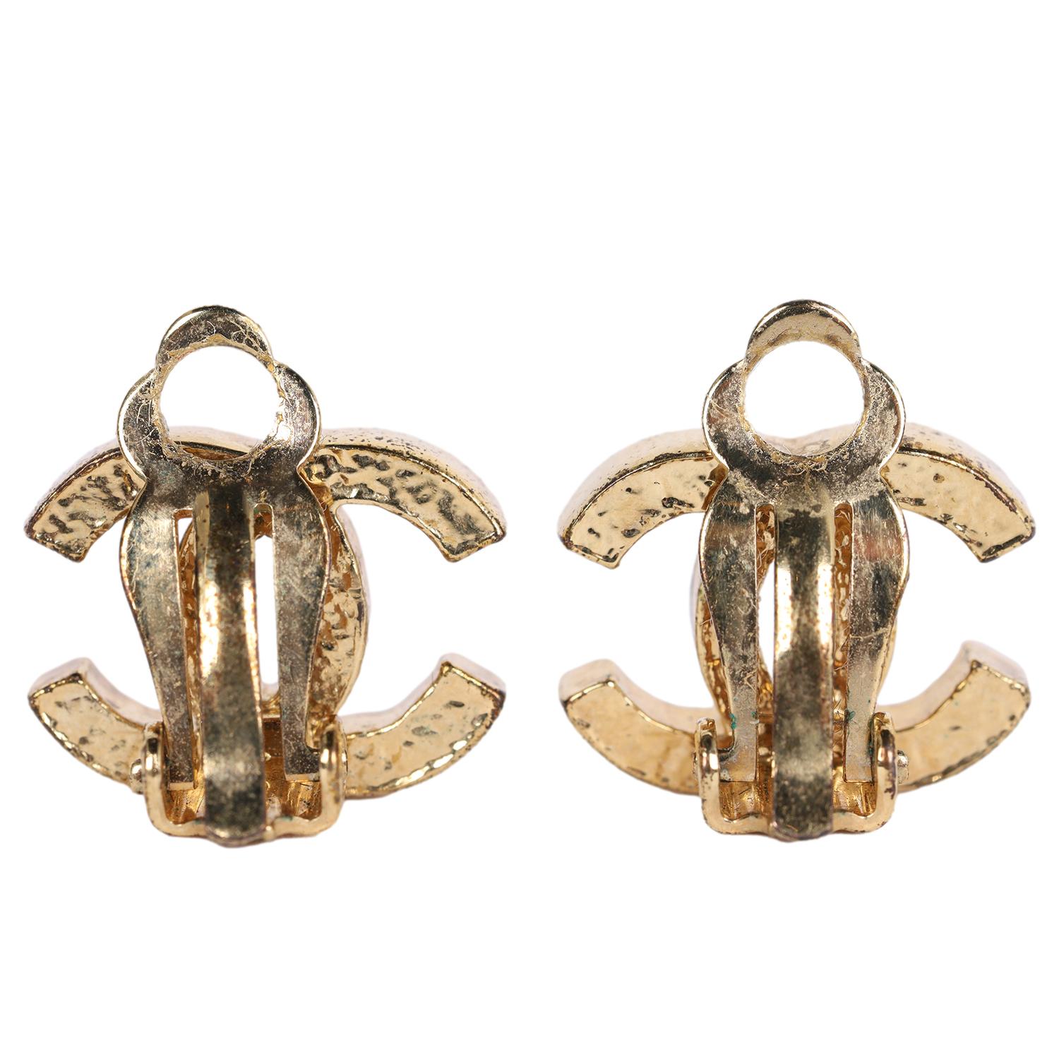 Chanel Clip On CC Earrings Gold Vintage Pour femmes en vente
