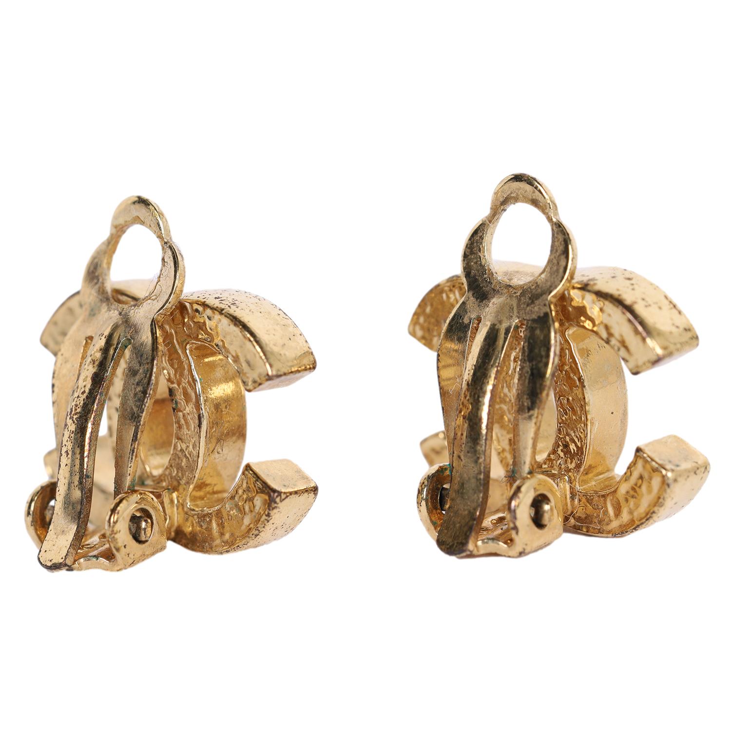 Chanel Clip On CC Earrings Gold Vintage For Sale 1