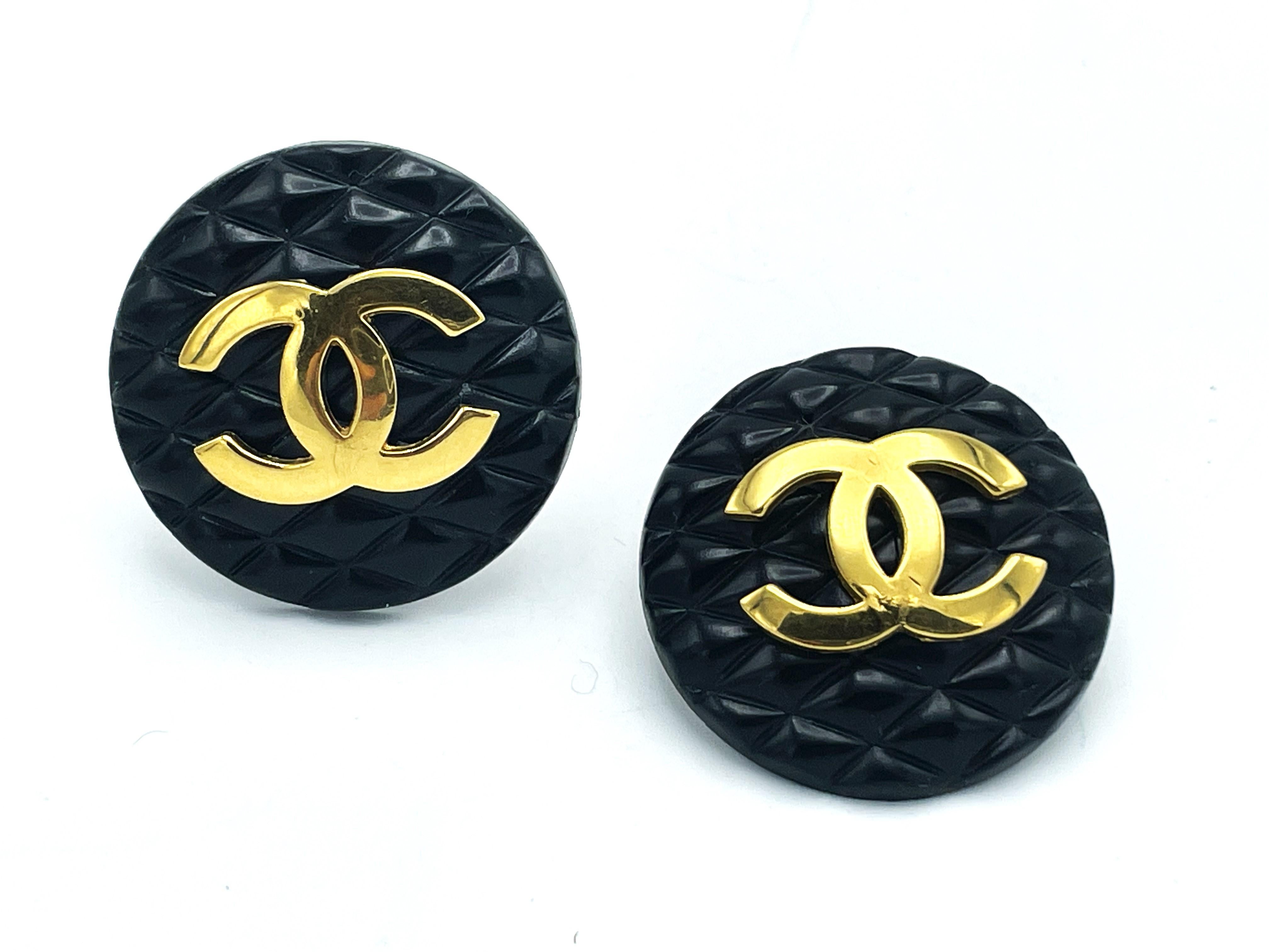 CHANEL Clip-on earring, black Bakelite  with iconic CC, singed 2CC3 = 1985 1