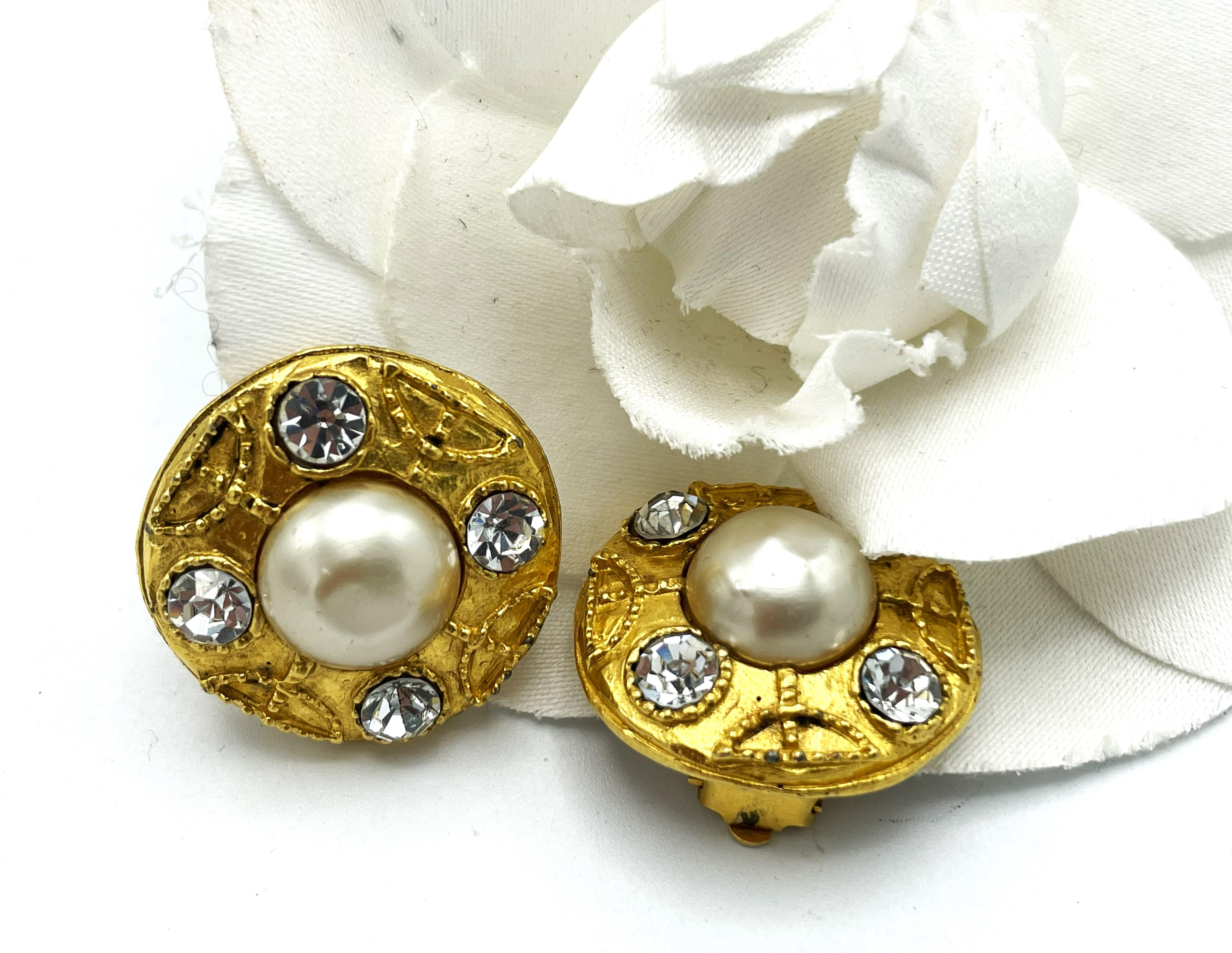 CHANEL CLIP-ON EARRING, früher seltener Ohrclip aus den 1970/80er Jahren, 24 Karat vergoldet Damen im Angebot