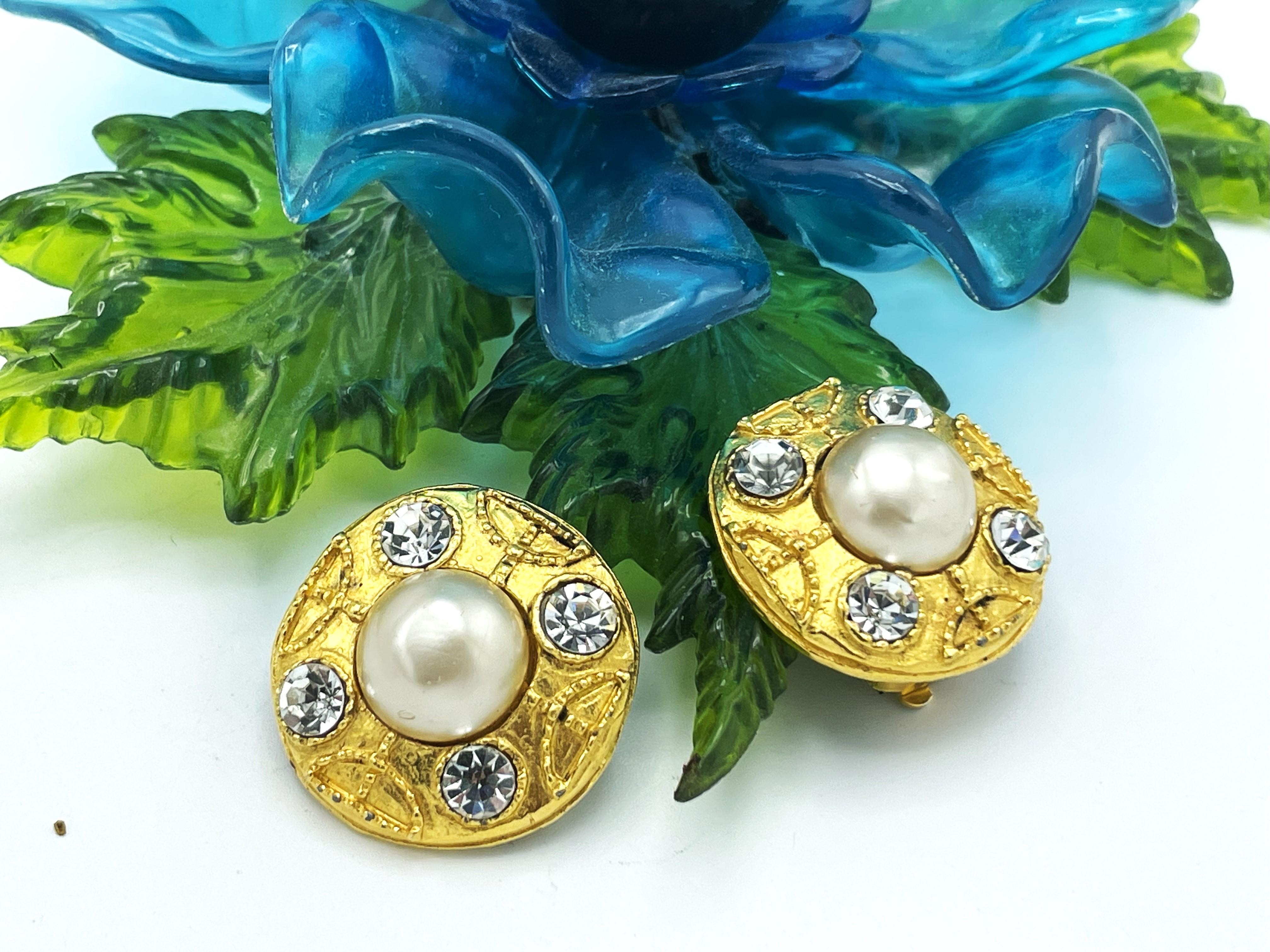 CHANEL CLIP-ON EARRING, früher seltener Ohrclip aus den 1970/80er Jahren, 24 Karat vergoldet im Angebot 2