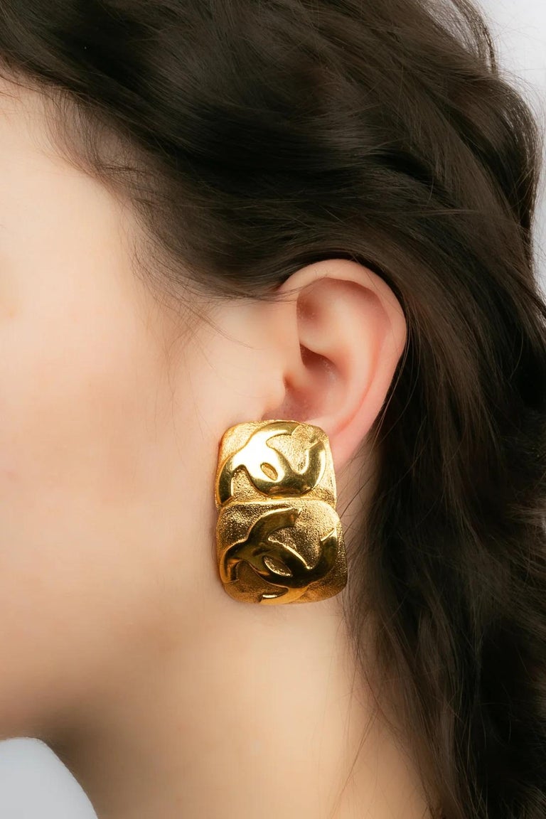 Chanel Clip on Earrings in Gilded Metal with a CC Logo