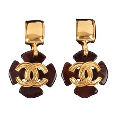 Chanel Clip-On Earrings with Bakelite Fourèleaf, 1994