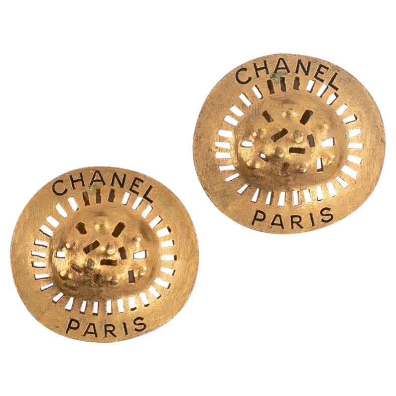 Chanel Ohrclips aus vergoldetem Metall, Frühjahrs-Kollektion 1994