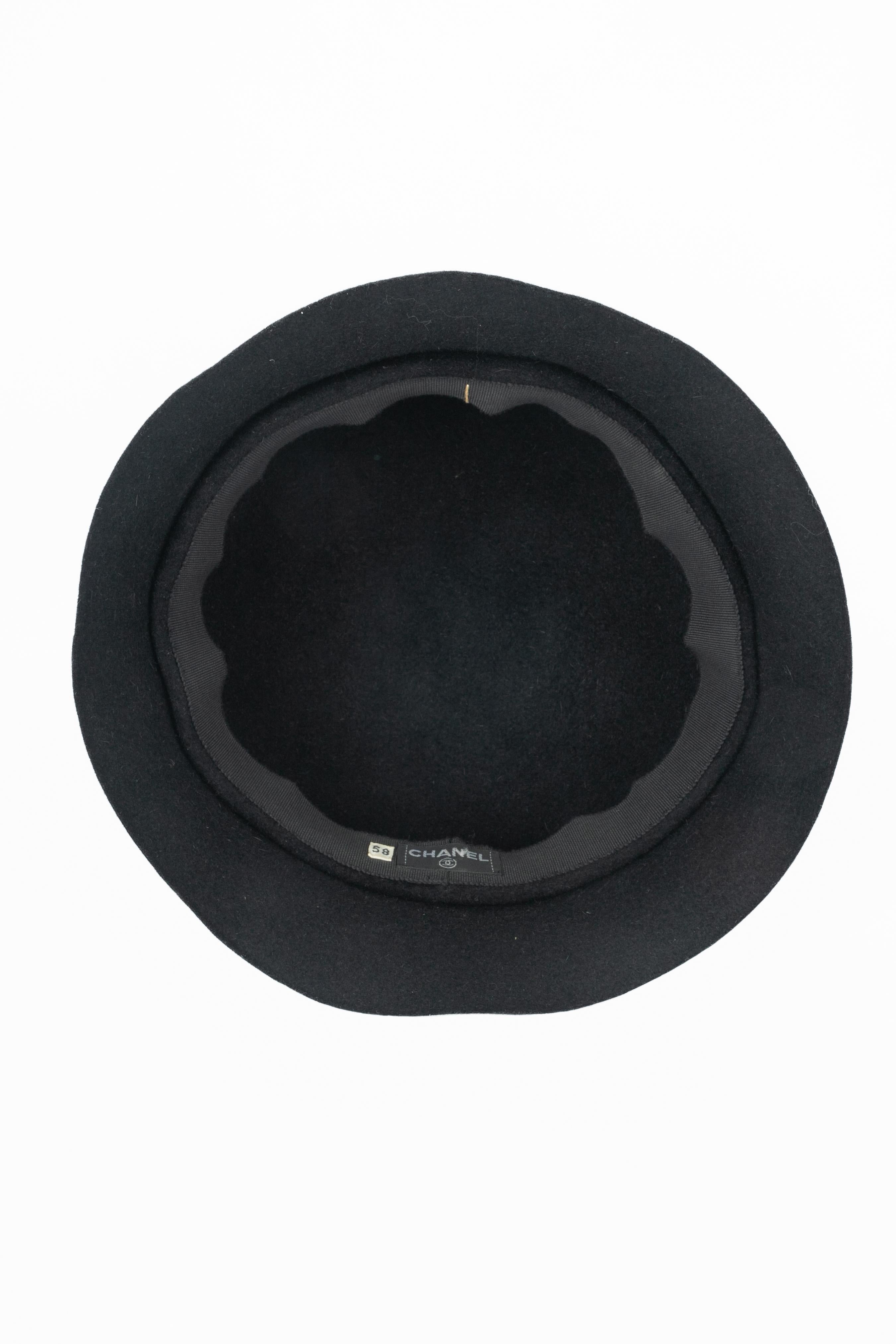 Cappello a cloche Chanel in vendita 1