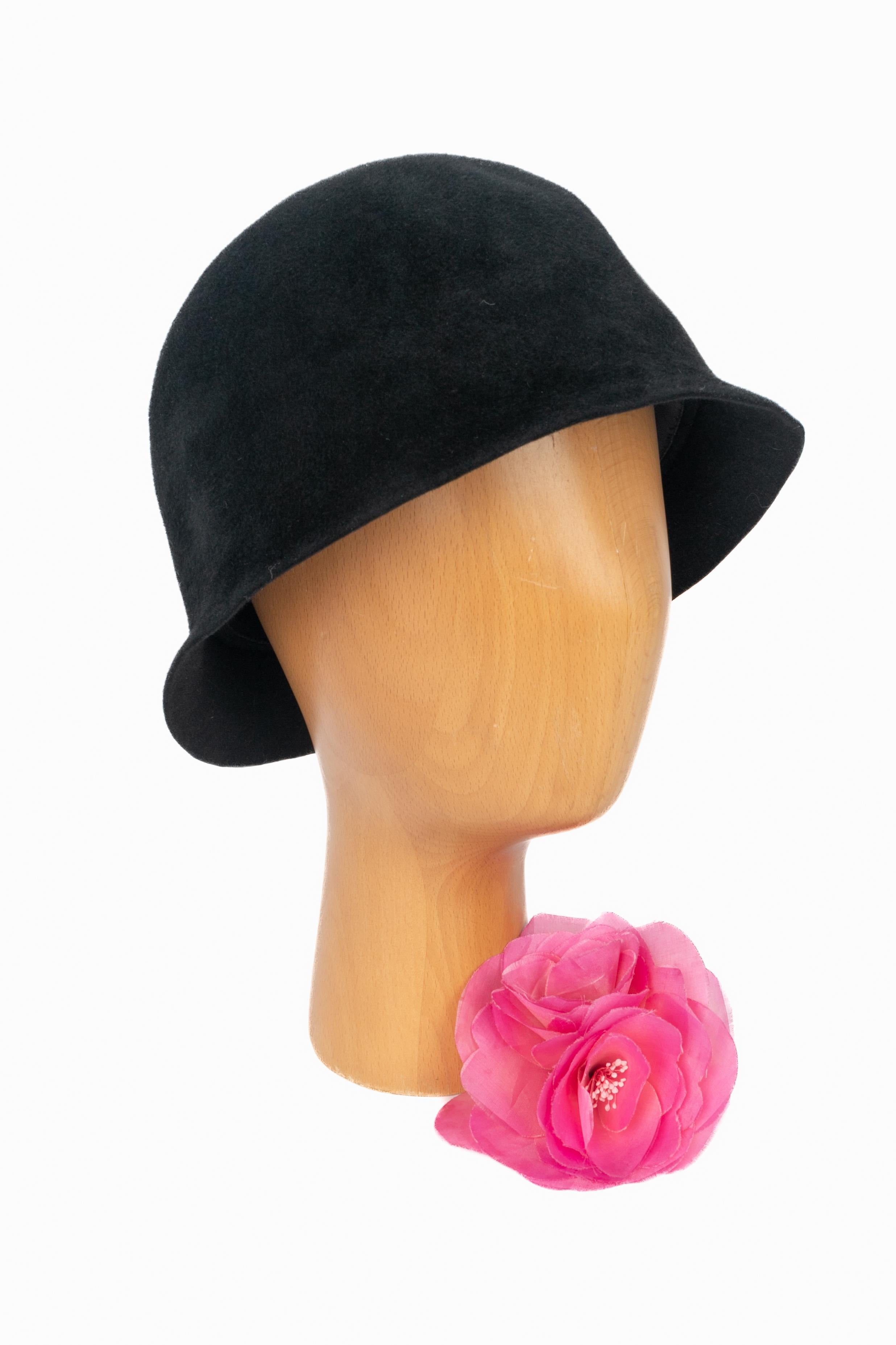 Cappello a cloche Chanel in vendita 3